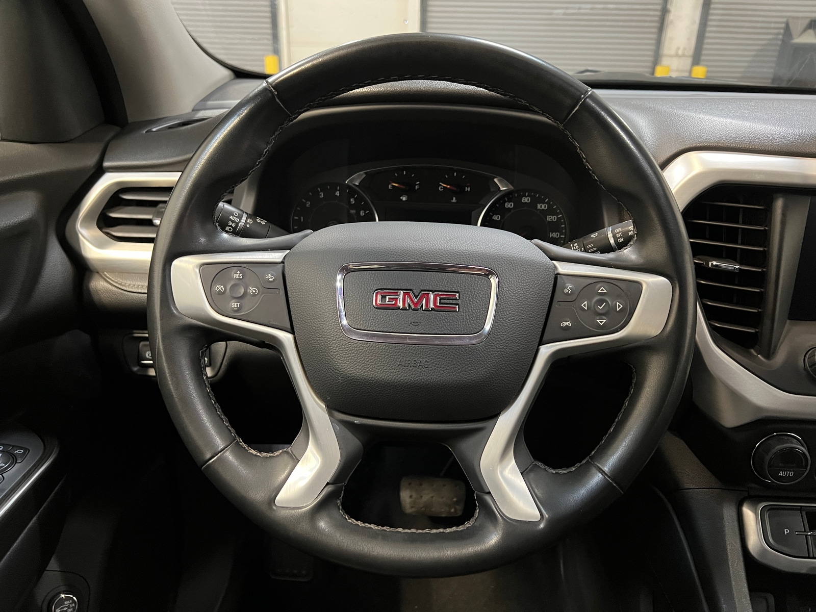 Thumbnail: 2023 GMC Acadia - 4