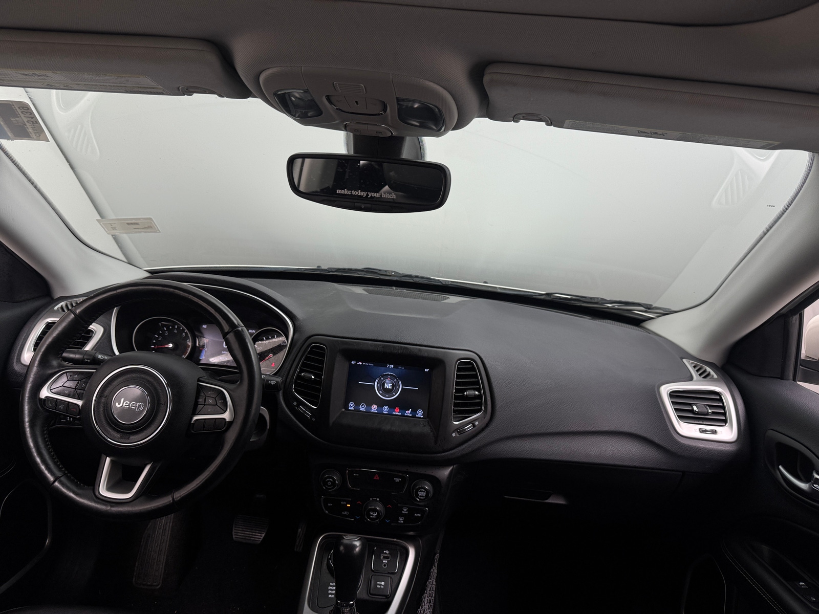 Thumbnail: 2018 Jeep Compass - 3