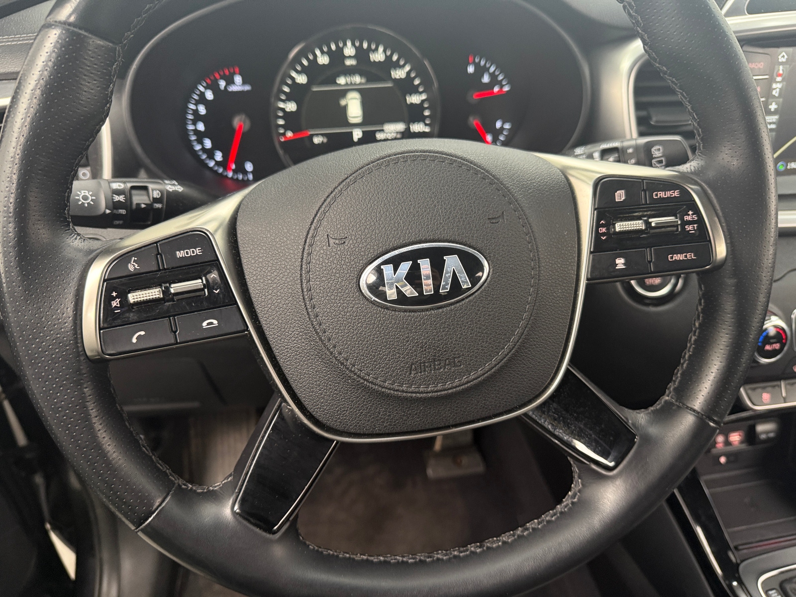 Thumbnail: 2019 Kia Sorento - 4