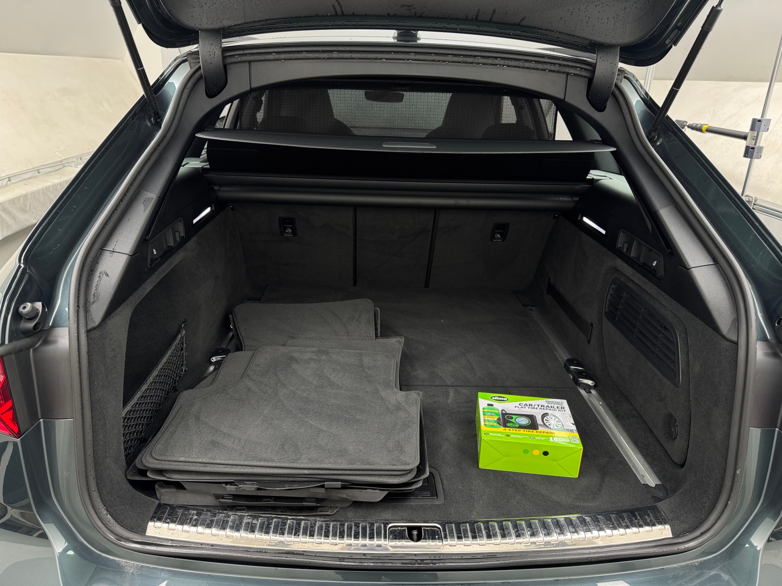 Thumbnail: 2024 Audi RS 6 - 6