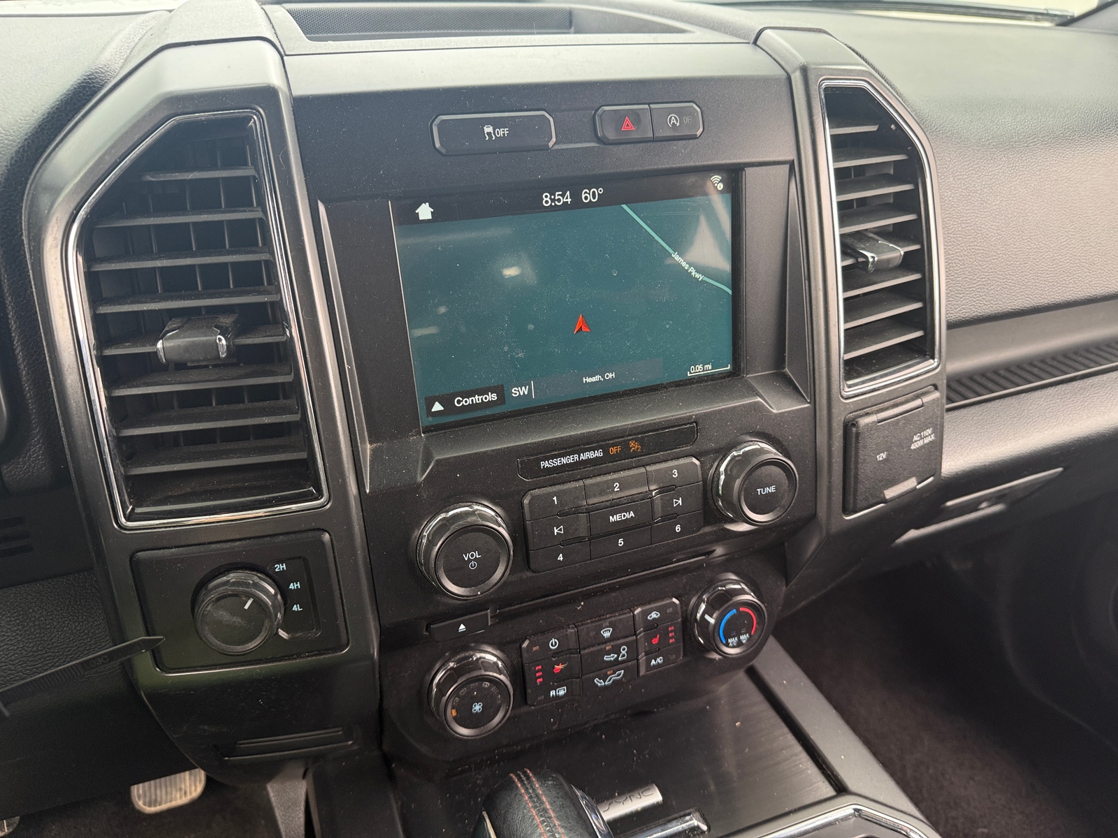 Thumbnail: 2018 Ford Econoline - 4