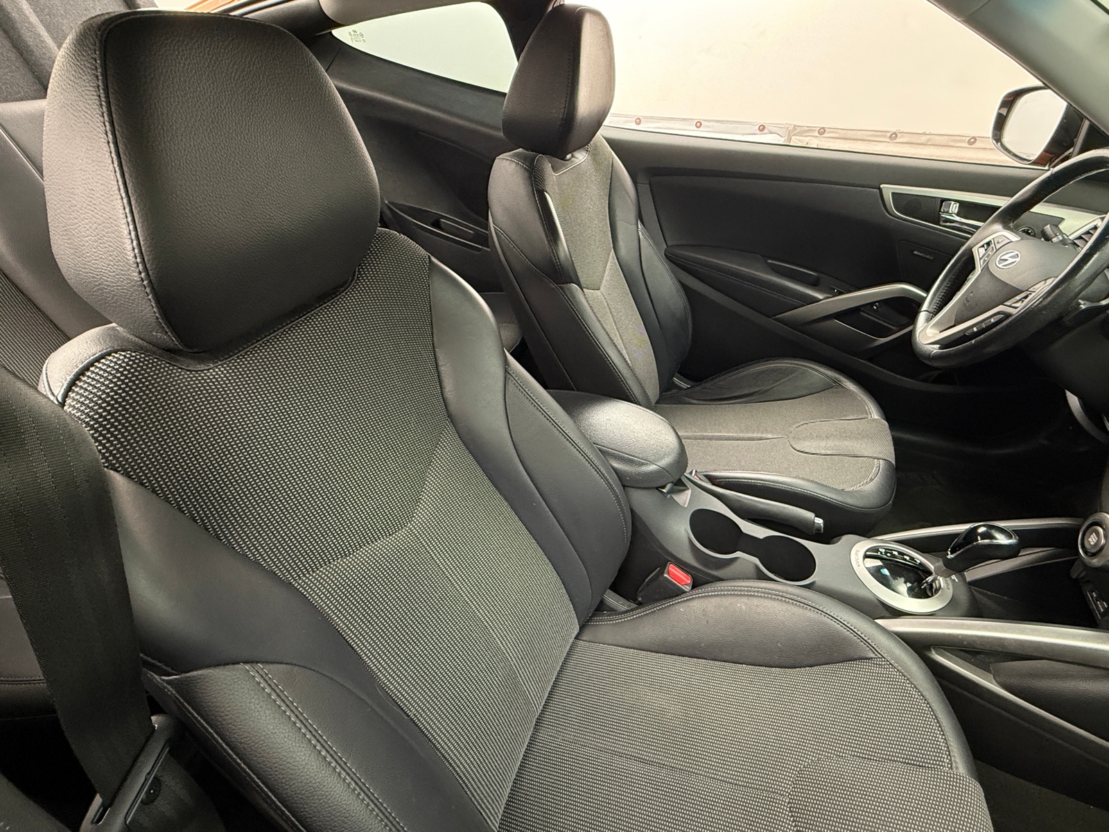 Thumbnail: 2012 Hyundai Veloster - 2