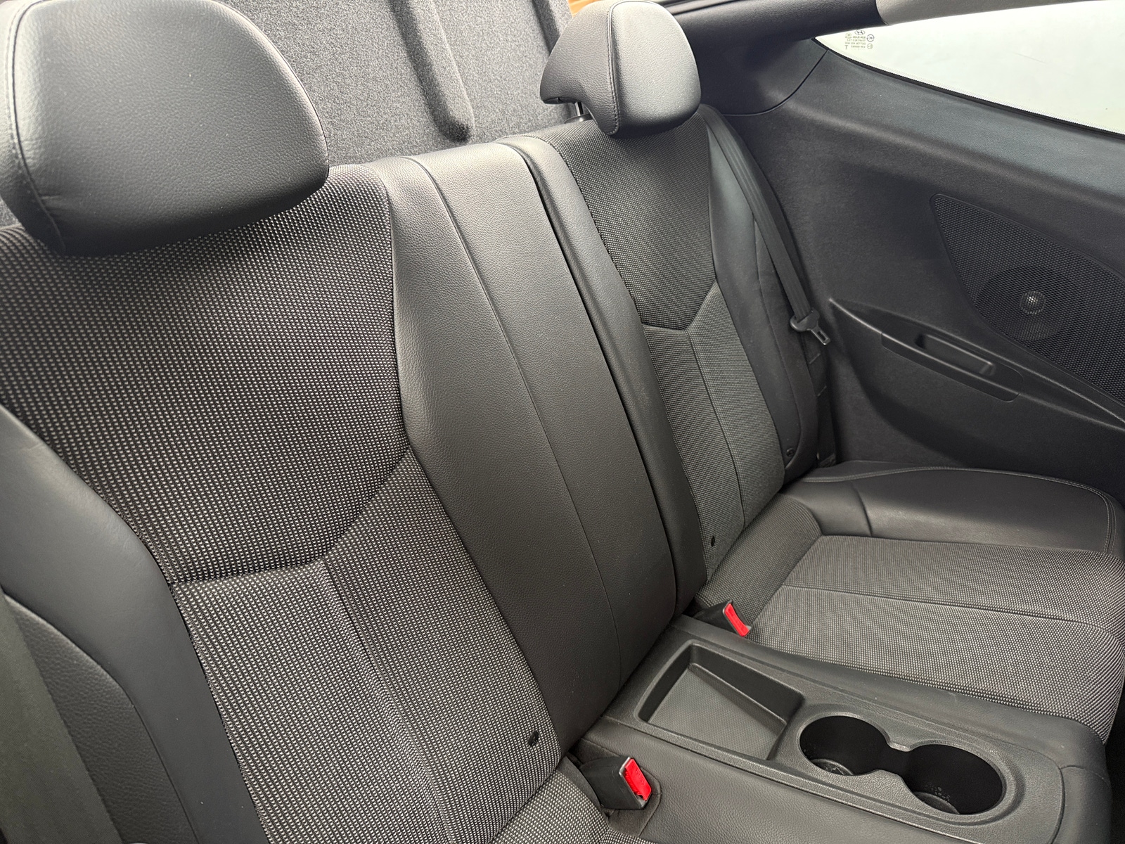 Thumbnail: 2012 Hyundai Veloster - 6