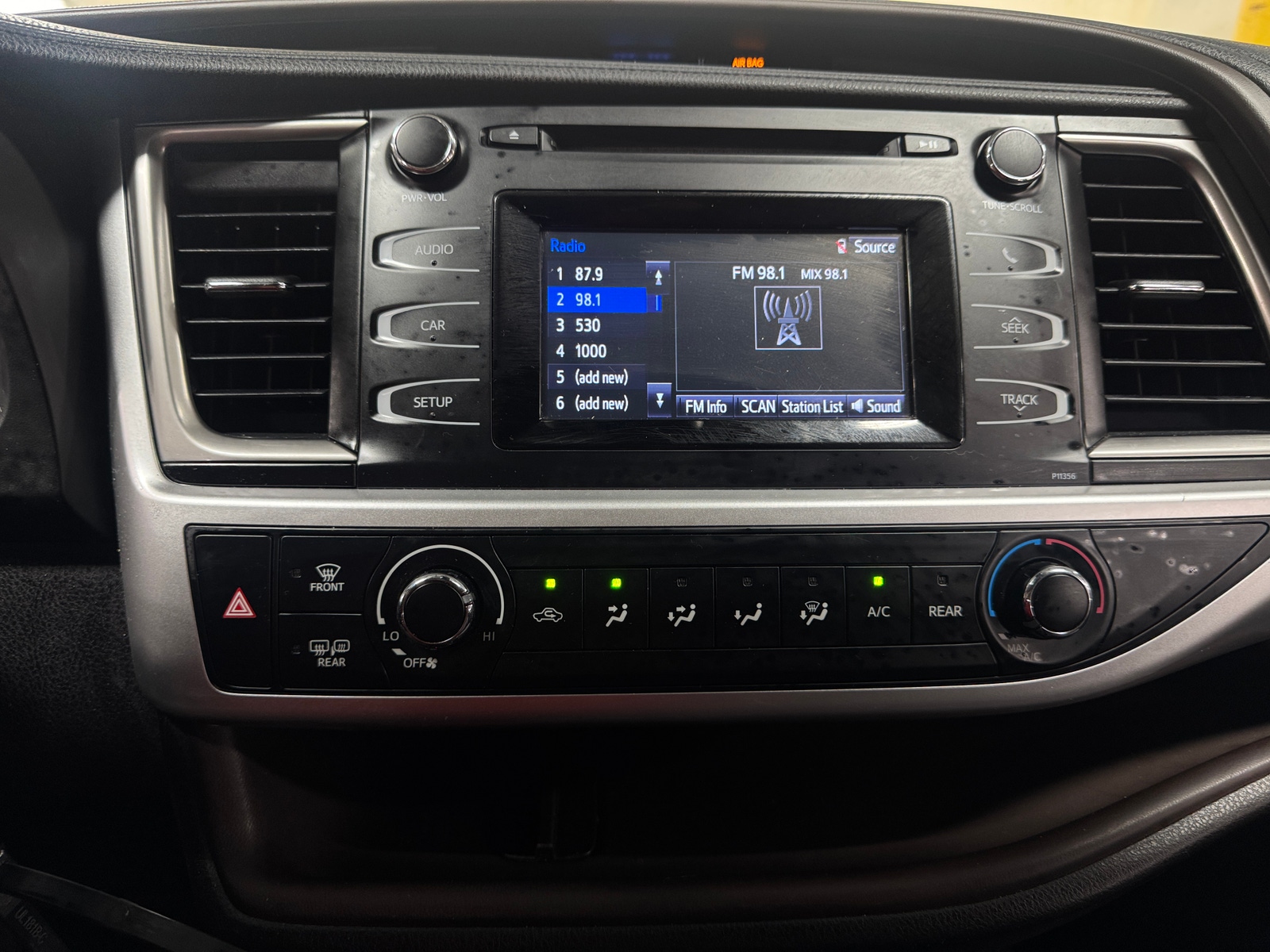 Thumbnail: 2018 Toyota Highlander - 4