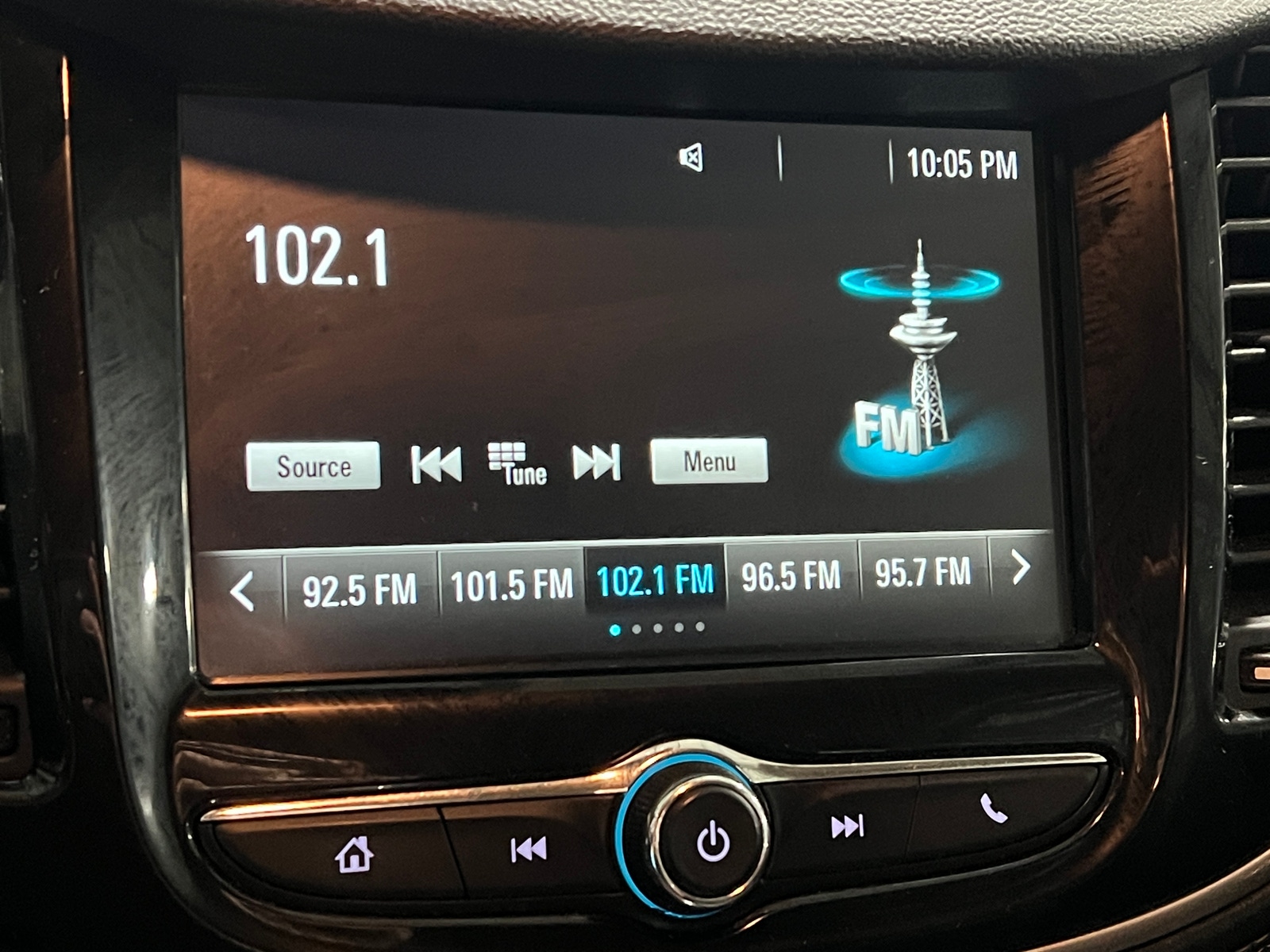 Thumbnail: 2017 Chevrolet Trax - 4