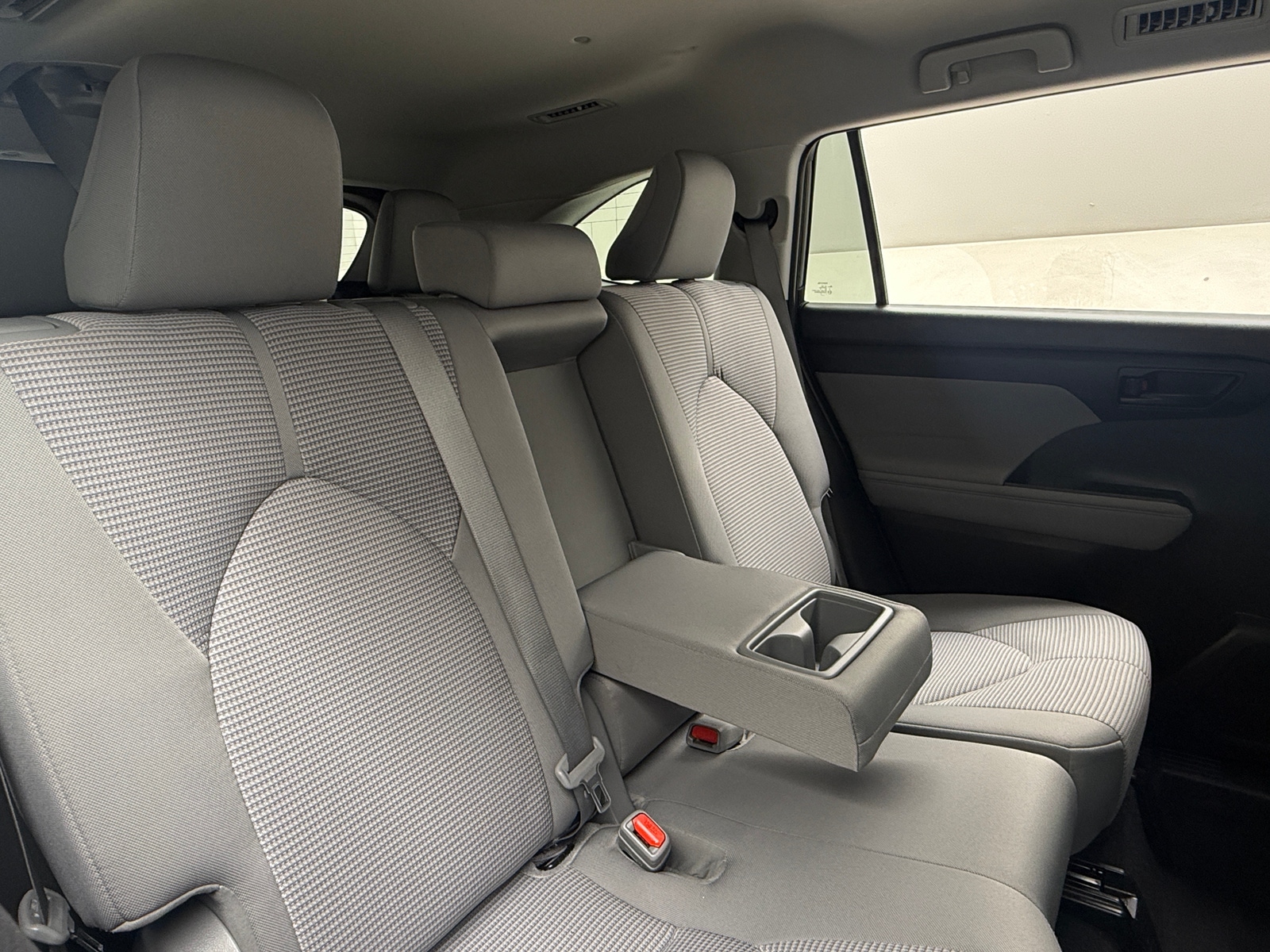 Thumbnail: 2022 Toyota Highlander - 6