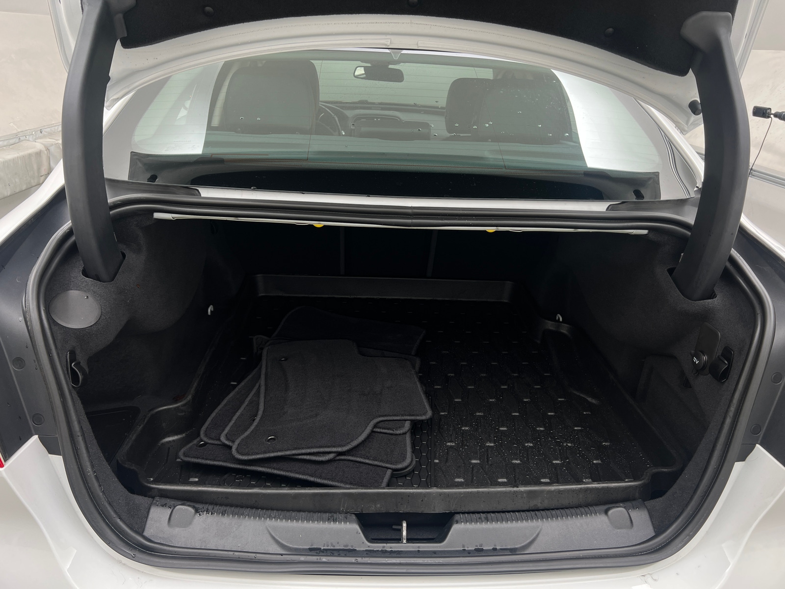 Thumbnail: 2017 Jaguar XE - 6