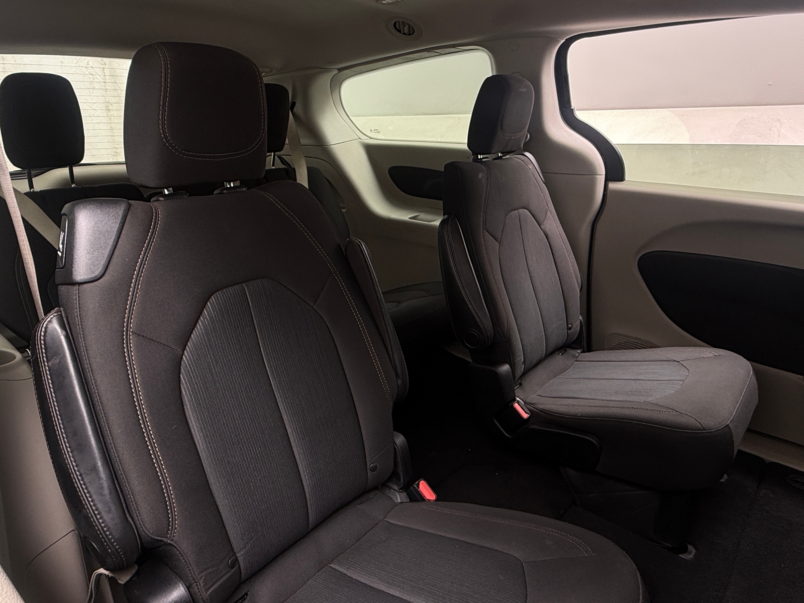 Thumbnail: 2017 Chrysler Pacifica - 6