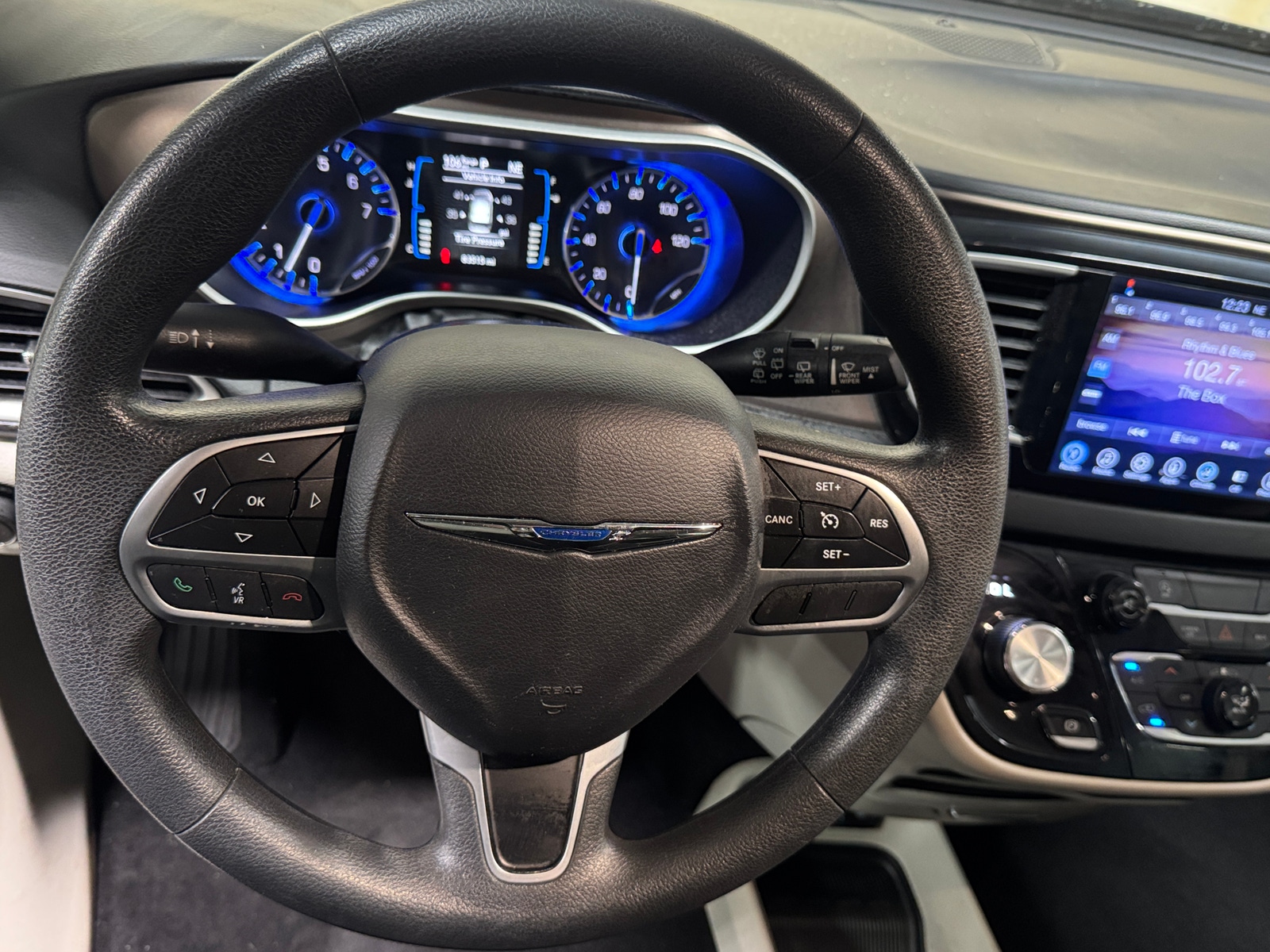 Thumbnail: 2017 Chrysler Pacifica - 5