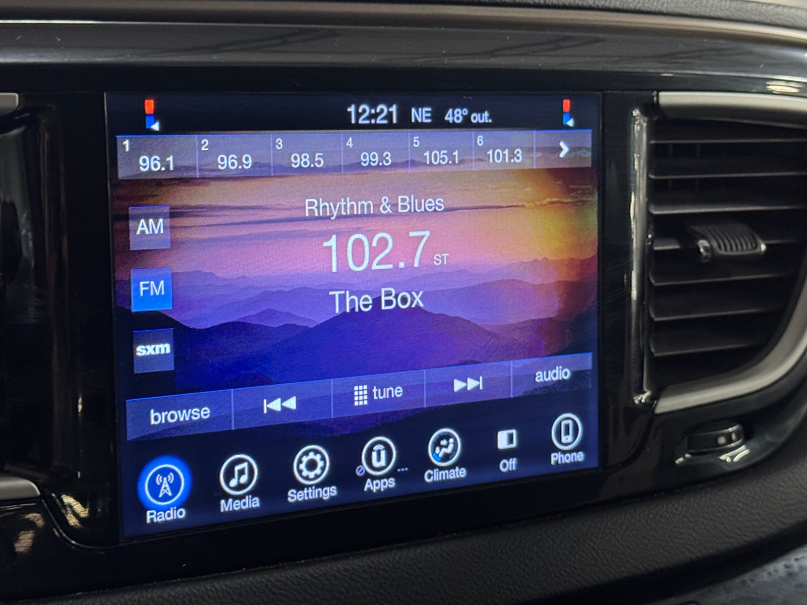 Thumbnail: 2017 Chrysler Pacifica - 4