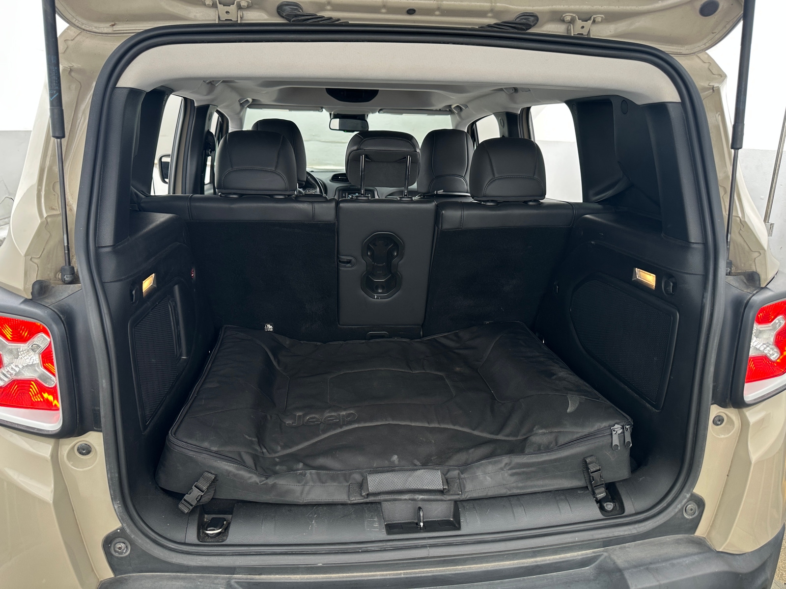 Thumbnail: 2015 Jeep Renegade - 6