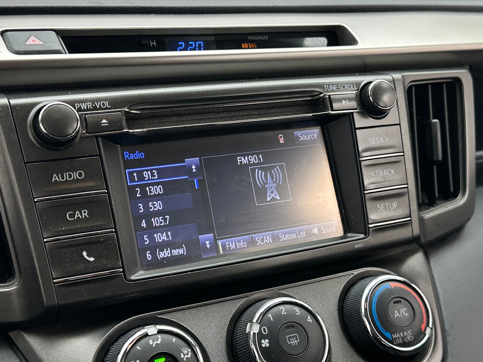 Thumbnail: 2015 Toyota RAV4 - 4