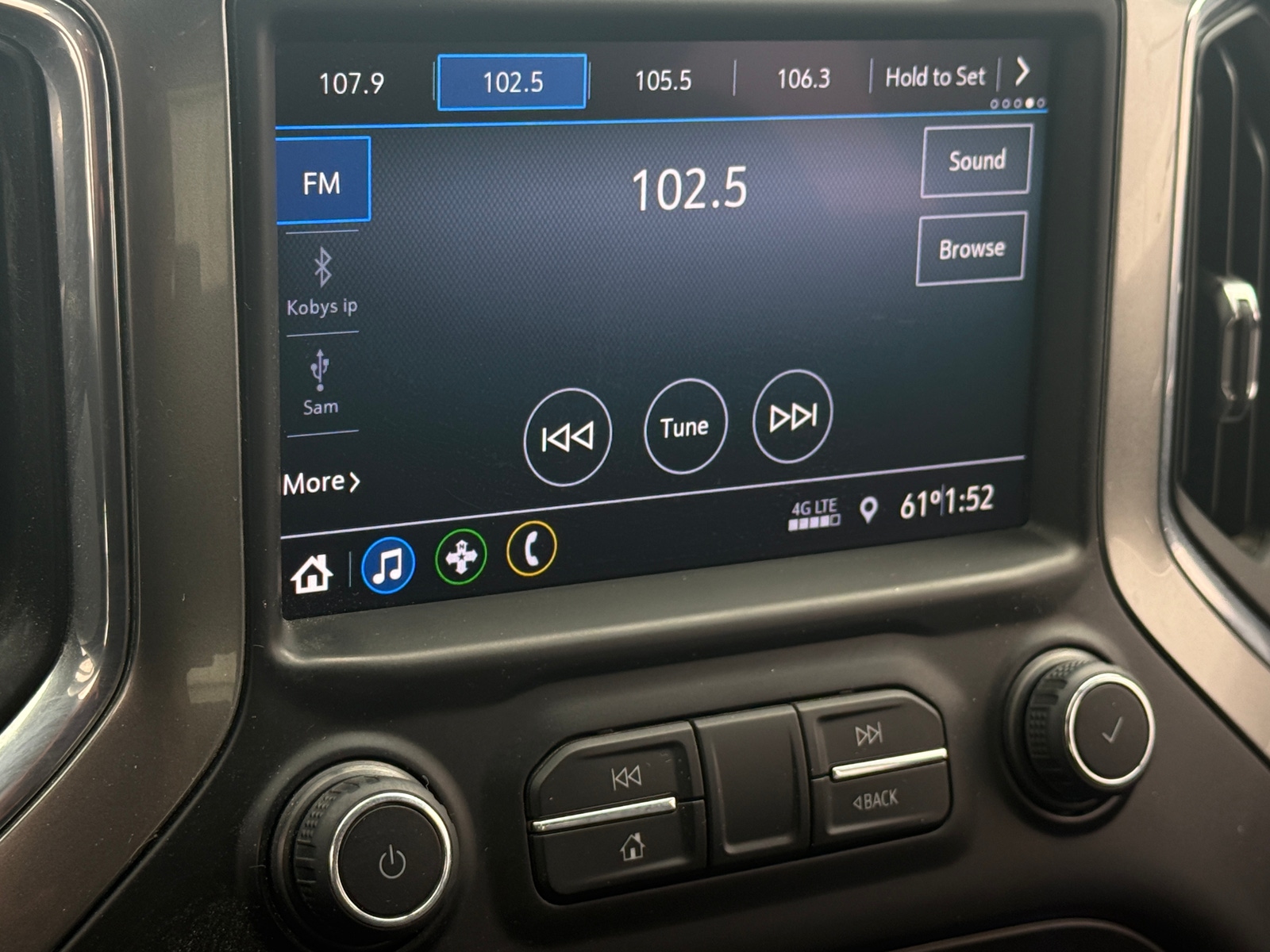 Thumbnail: 2021 Chevrolet Silverado 1500 - 4