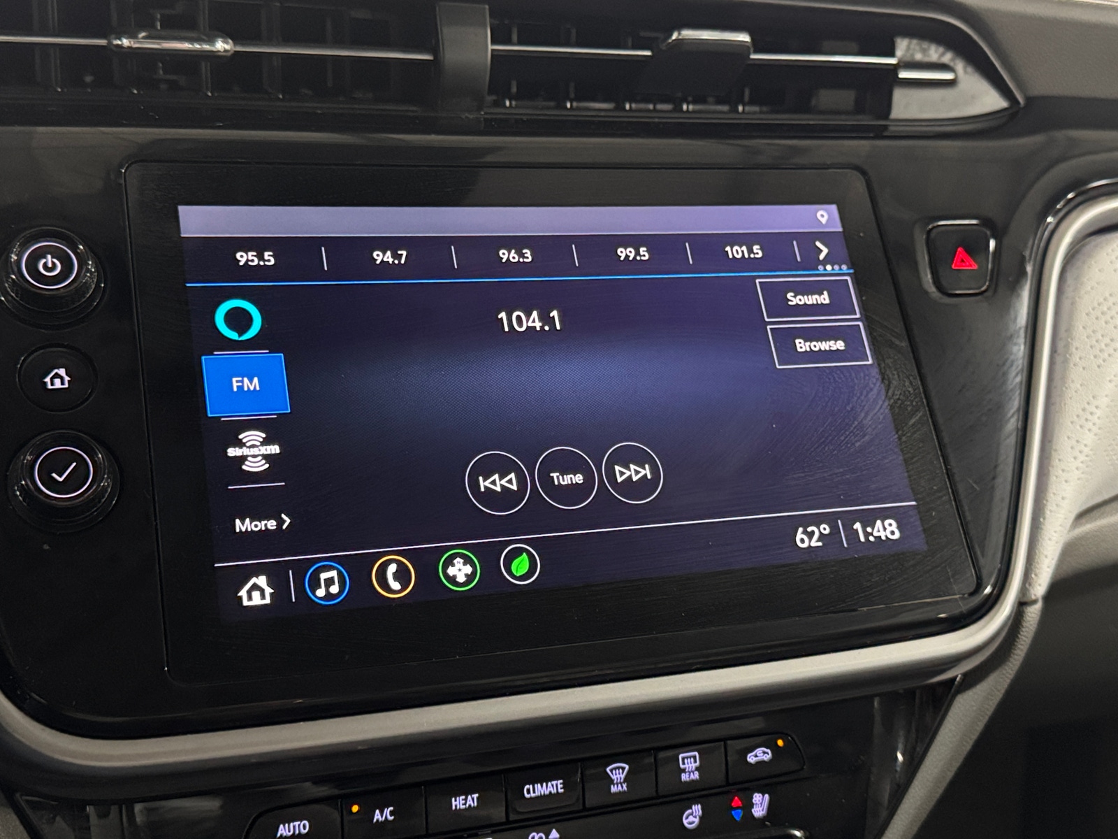 Thumbnail: 2022 Chevrolet Bolt EUV - 3