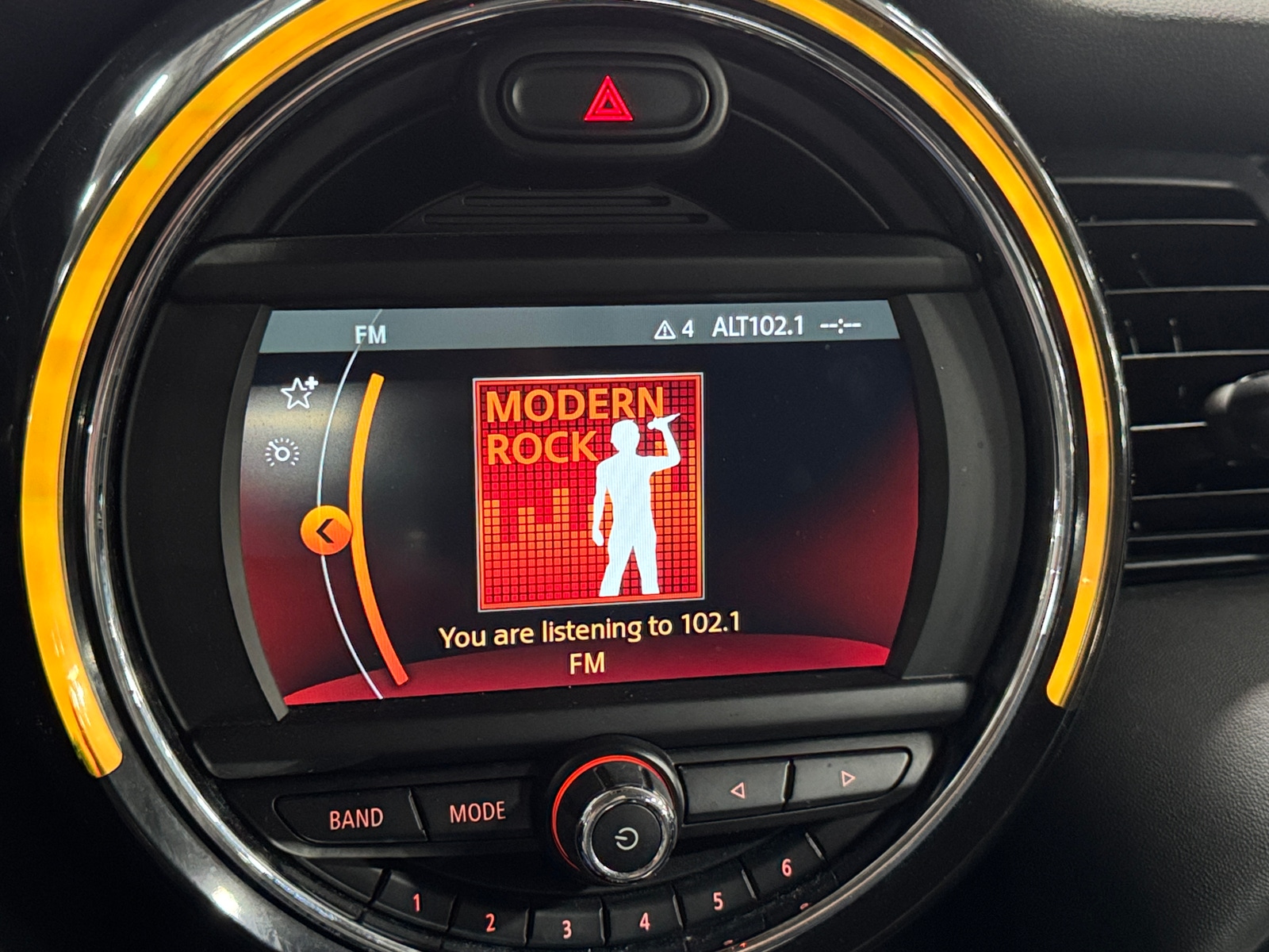 Thumbnail: 2019 MINI Cooper Hardtop - 3