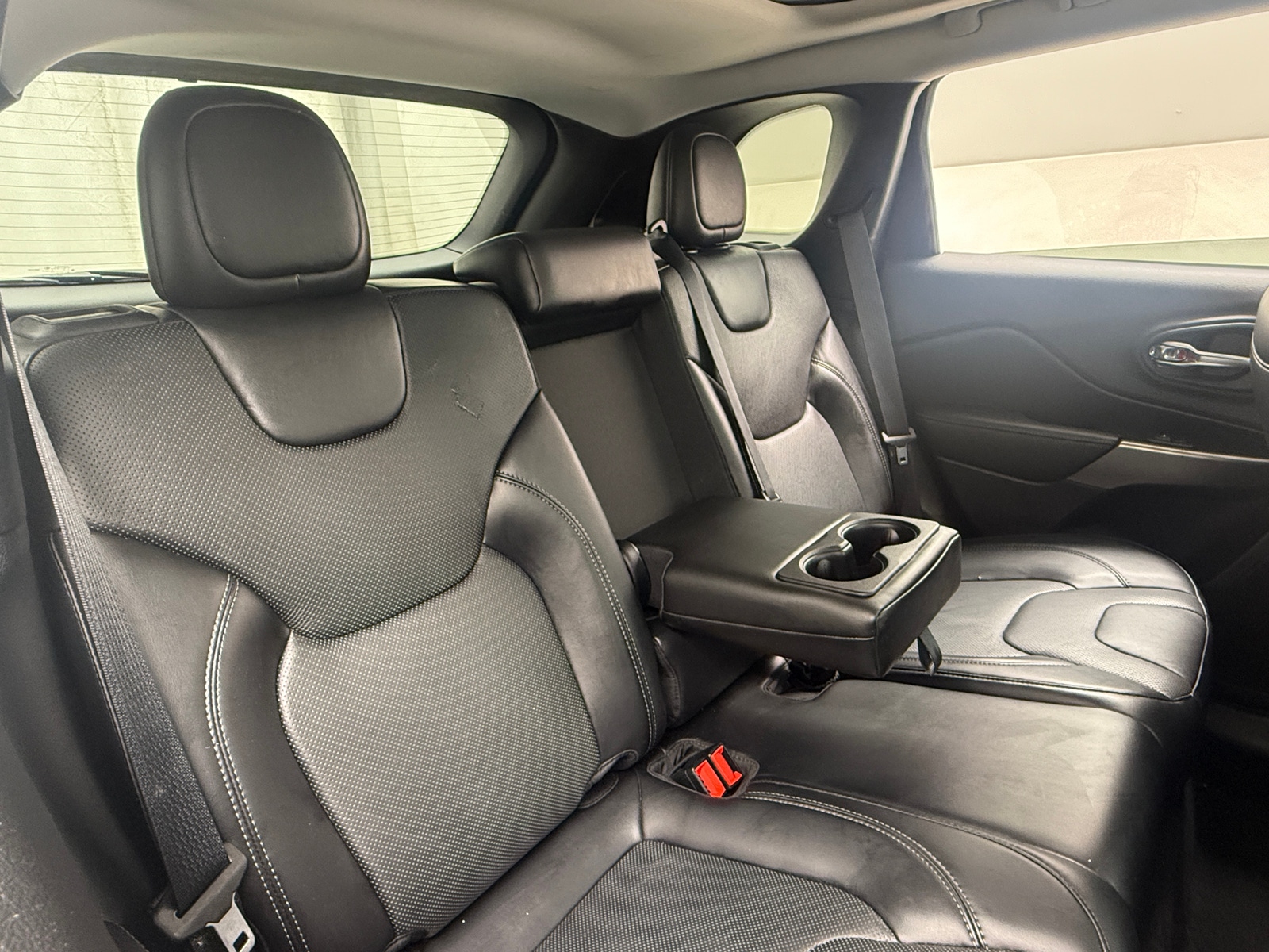 Thumbnail: 2019 Jeep Cherokee - 5