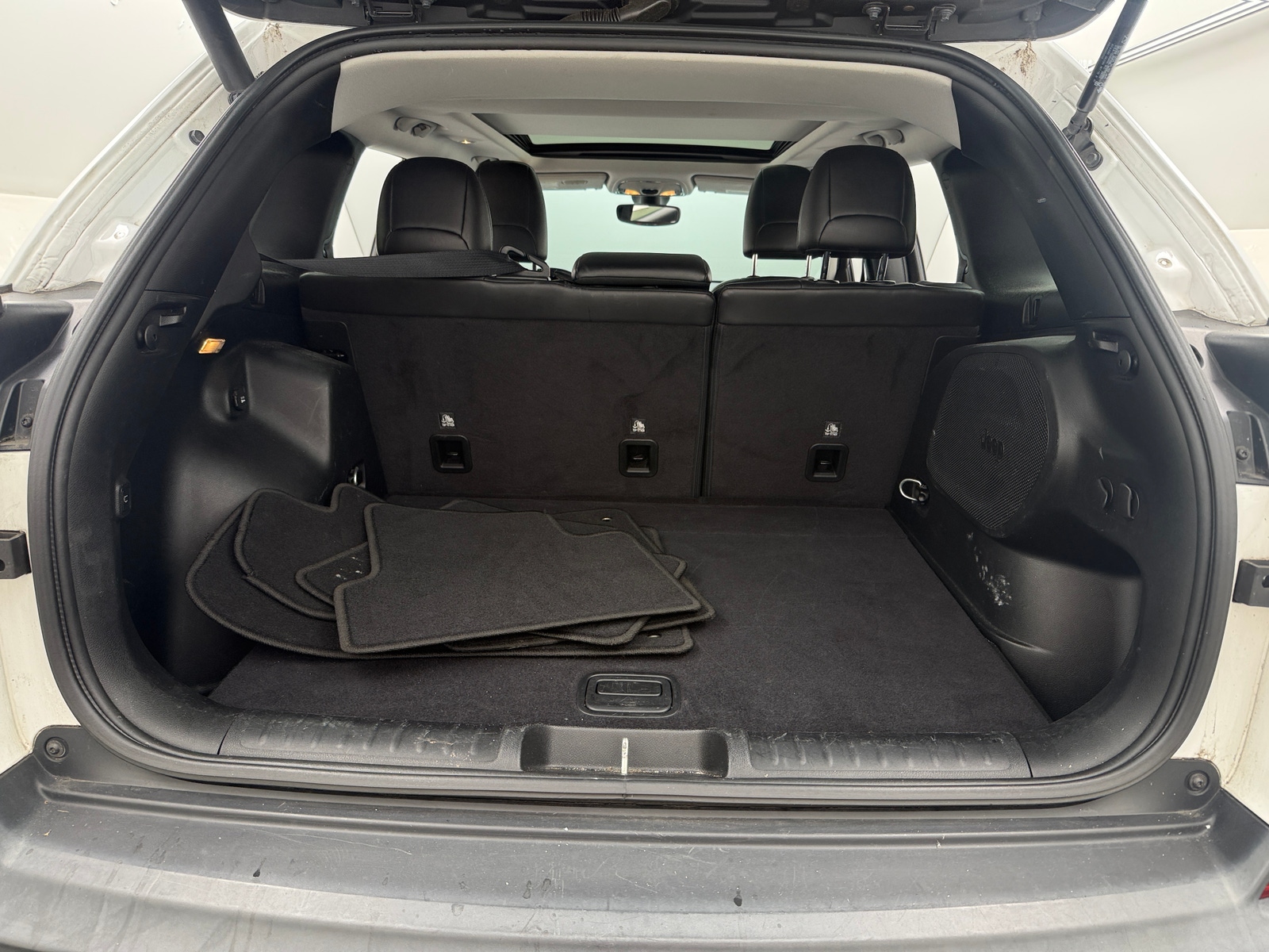 Thumbnail: 2019 Jeep Cherokee - 6