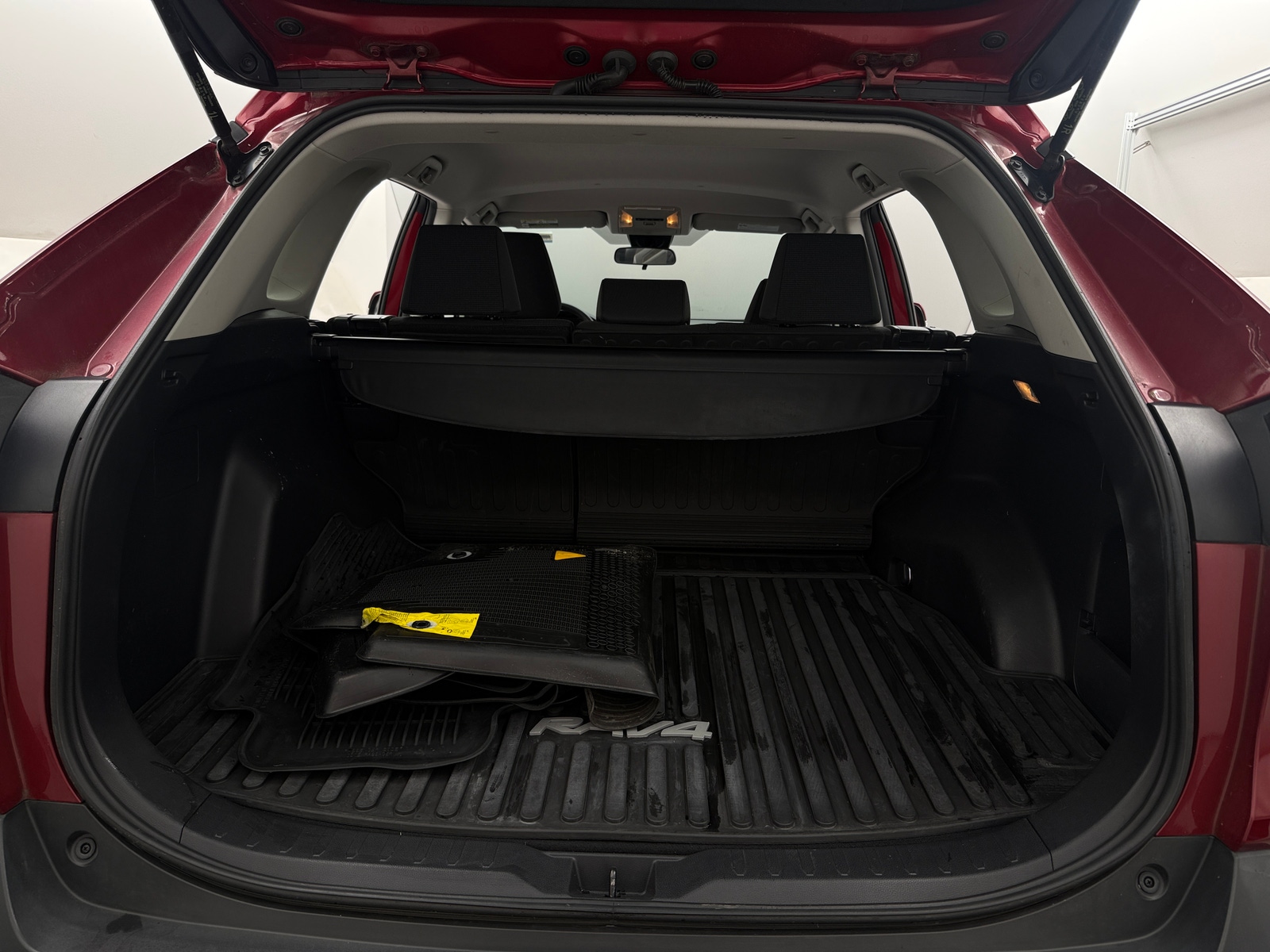 Thumbnail: 2019 Toyota RAV4 - 7