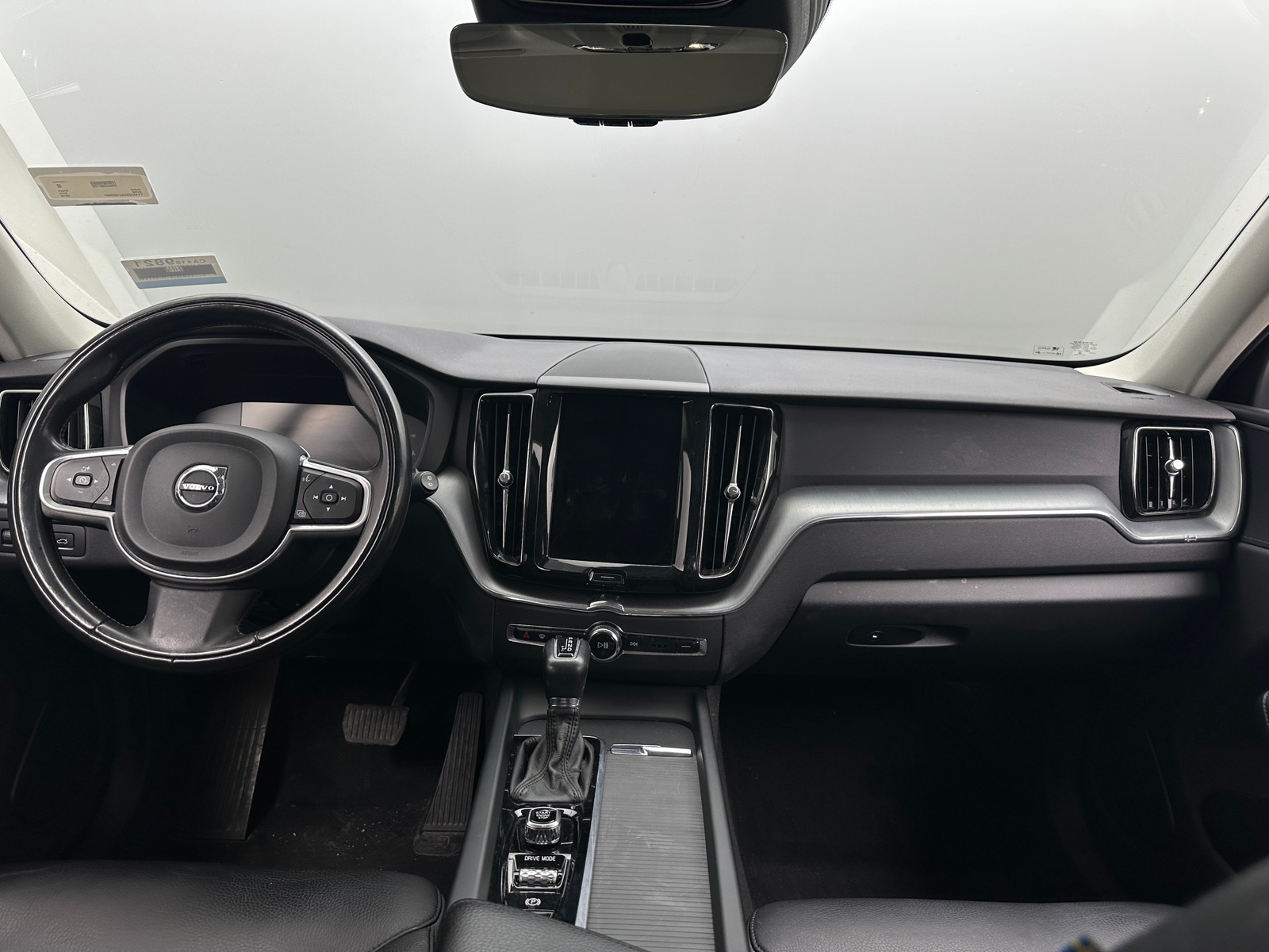 Thumbnail: 2018 Volvo XC60 - 2