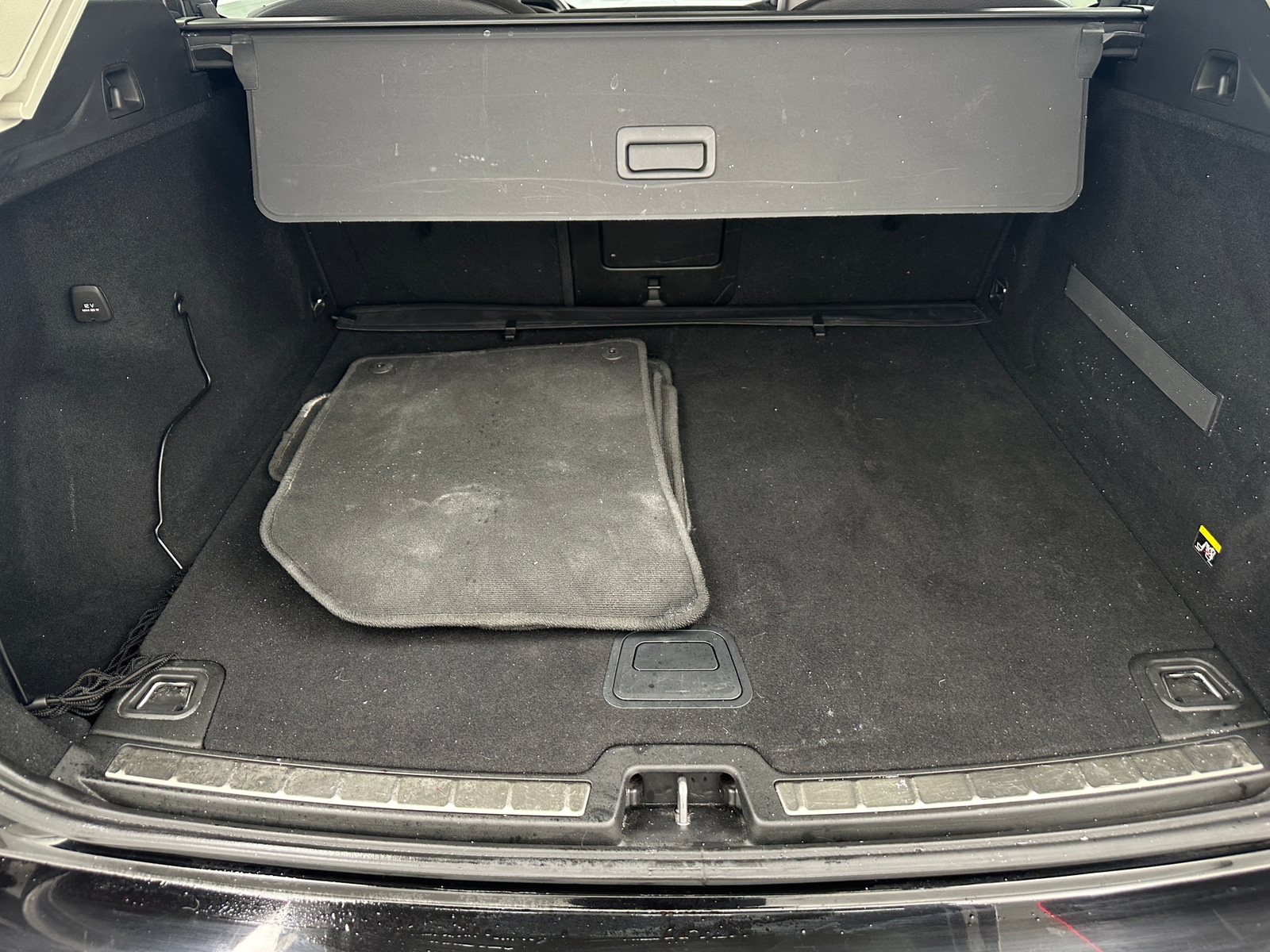 Thumbnail: 2018 Volvo XC60 - 6