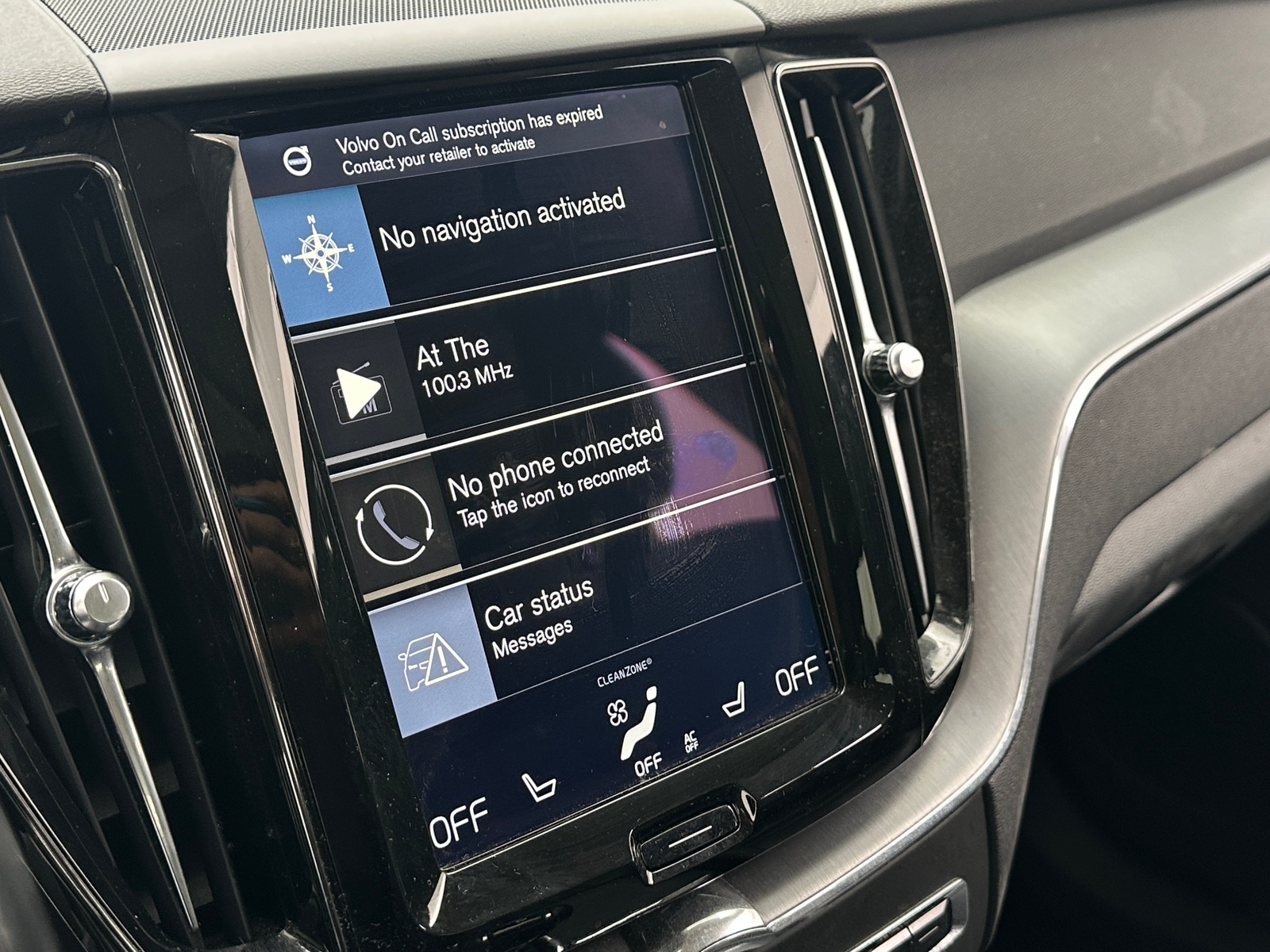 Thumbnail: 2018 Volvo XC60 - 3