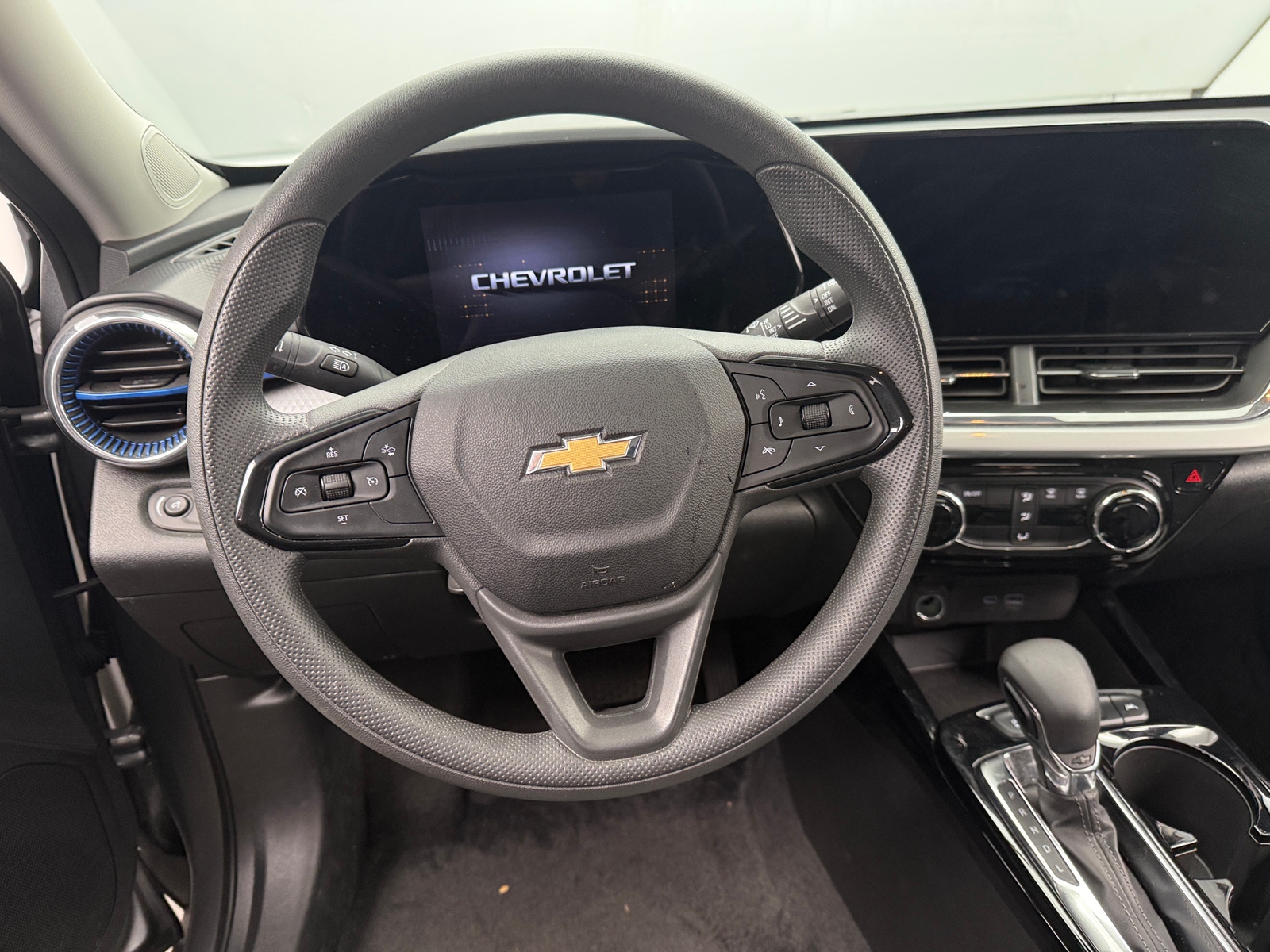 Thumbnail: 2025 Chevrolet Trax - 5