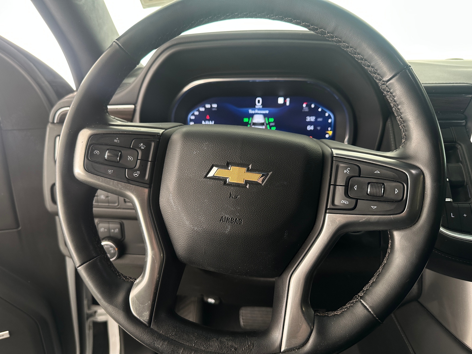 Thumbnail: 2023 Chevrolet Tahoe - 4