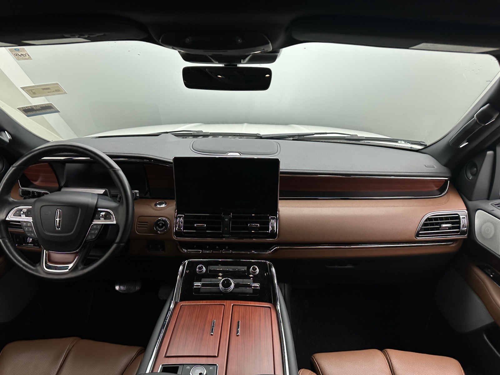 Thumbnail: 2022 Lincoln Navigator L - 2