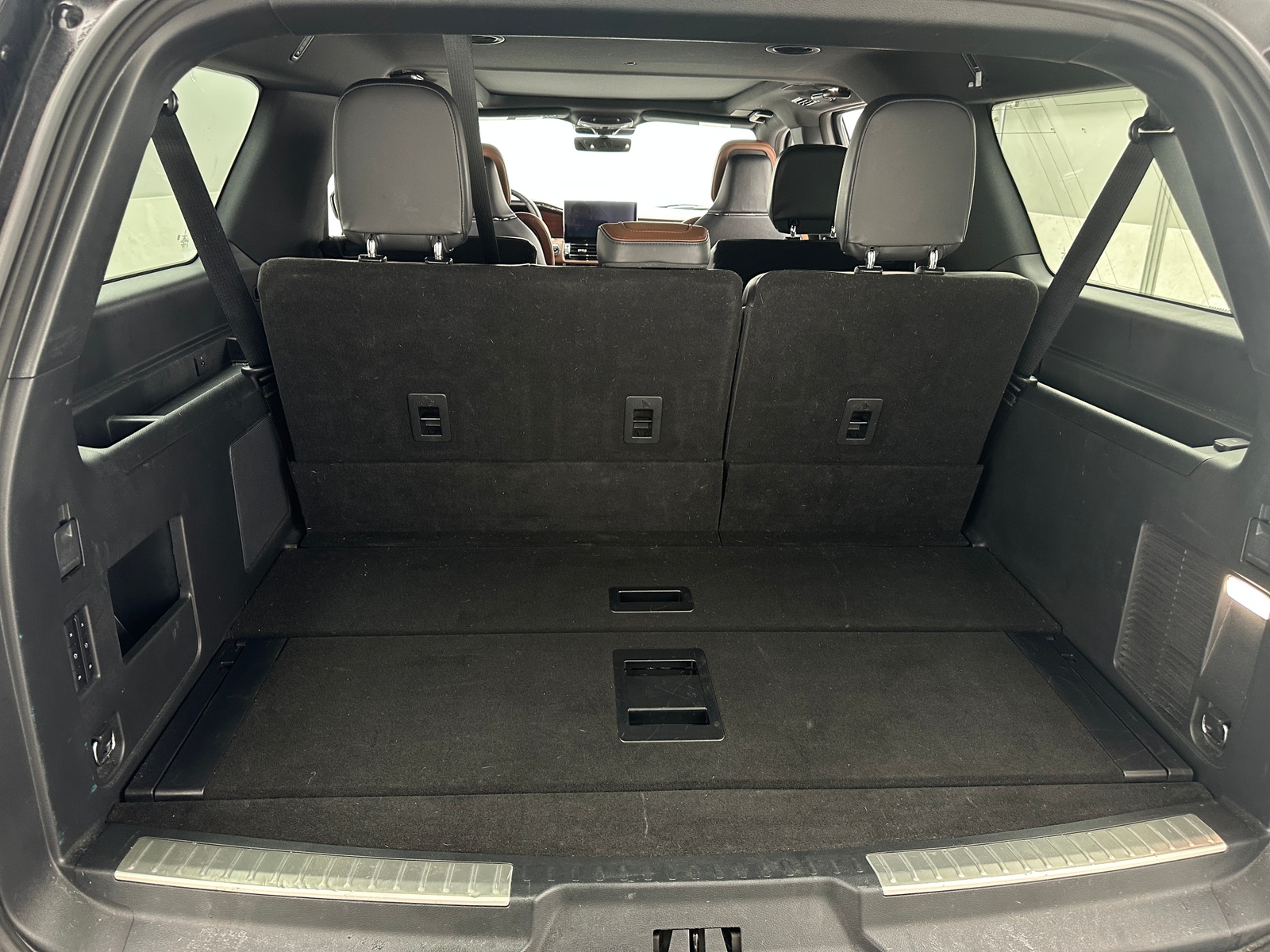 Thumbnail: 2022 Lincoln Navigator L - 6