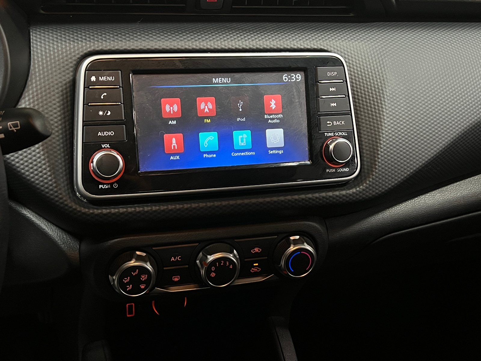 Thumbnail: 2022 Nissan Kicks - 4