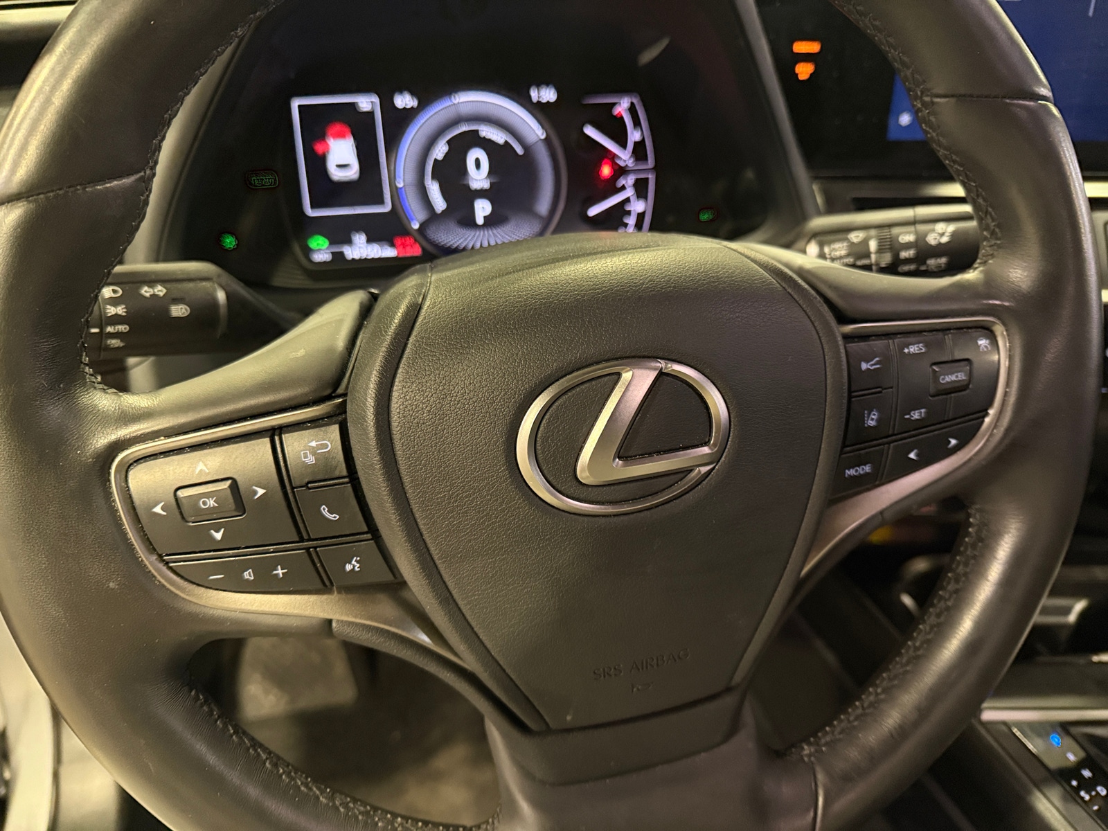 Thumbnail: 2023 Lexus UX - 4