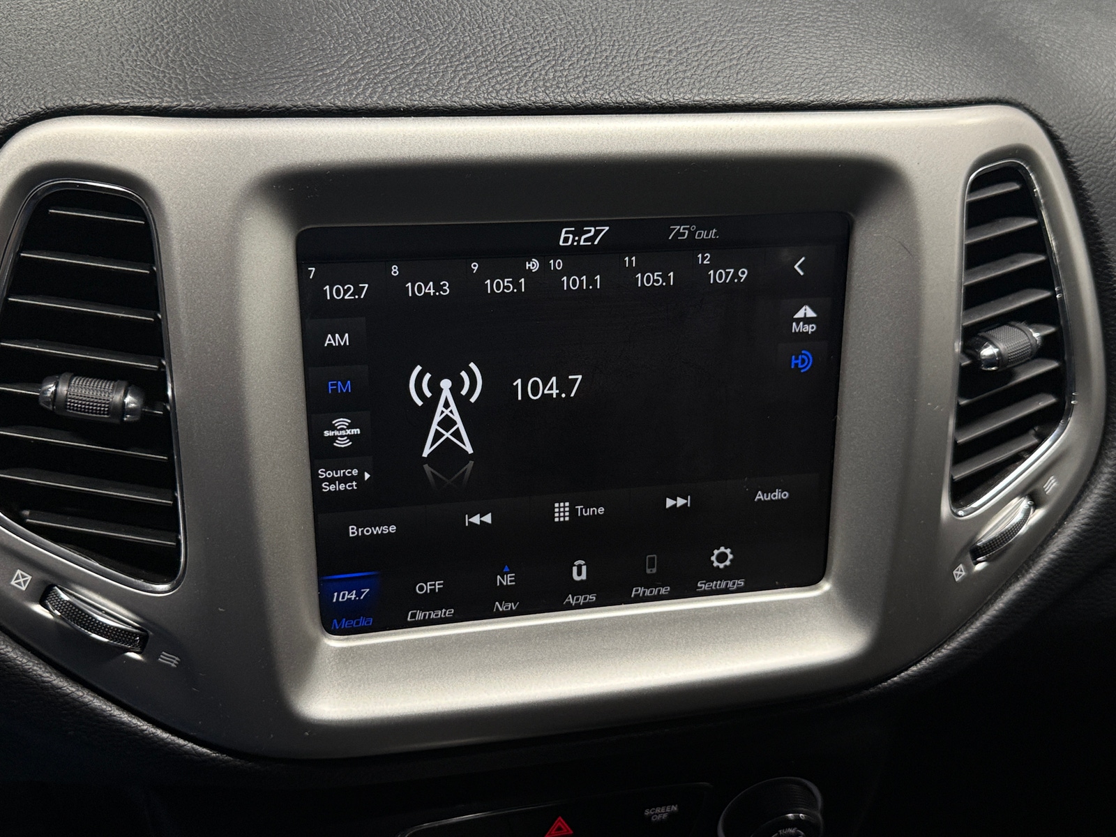 Thumbnail: 2020 Jeep Compass - 3