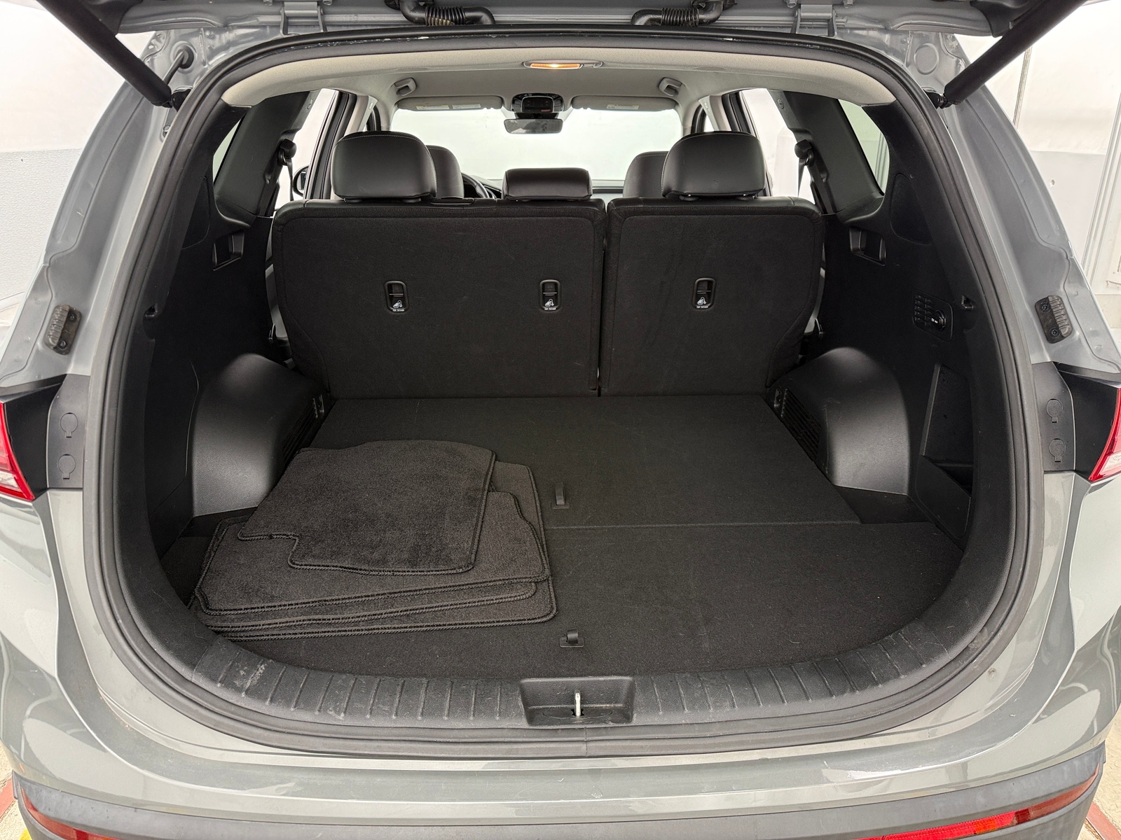 Thumbnail: 2023 Hyundai Santa Fe - 6