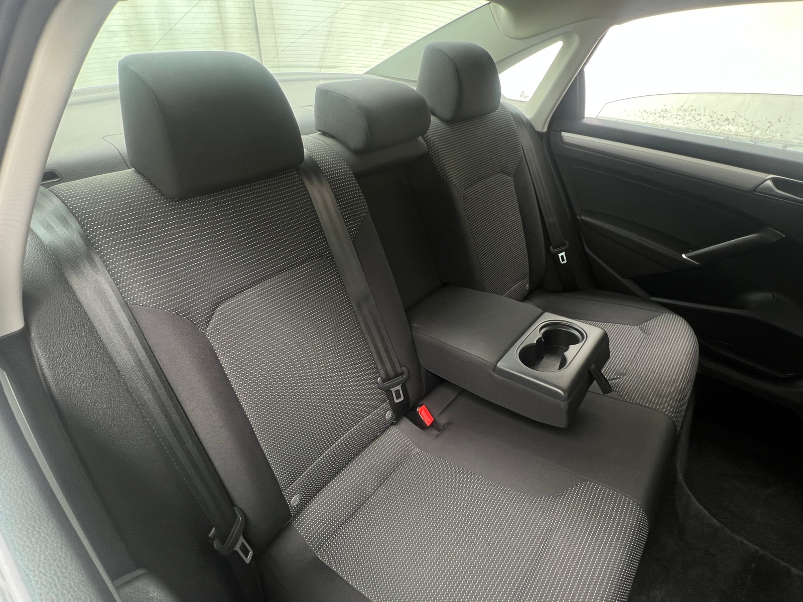 Thumbnail: 2016 Volkswagen Passat - 6