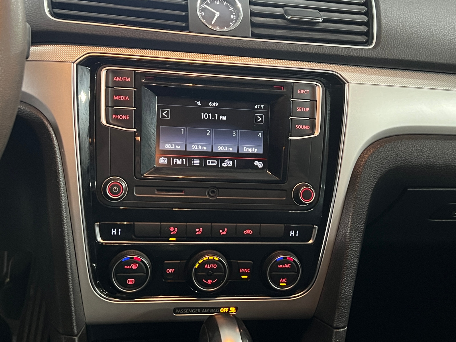 Thumbnail: 2016 Volkswagen Passat - 4