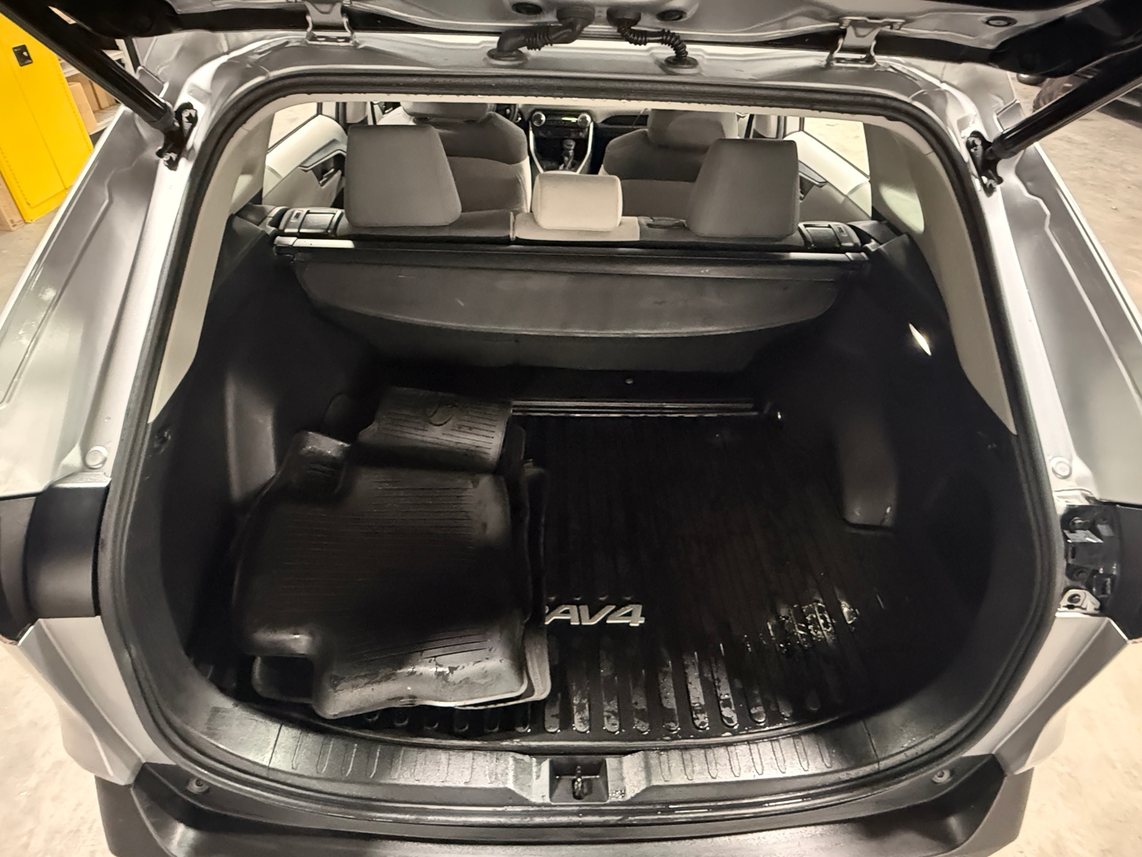 Thumbnail: 2022 Toyota RAV4 - 7