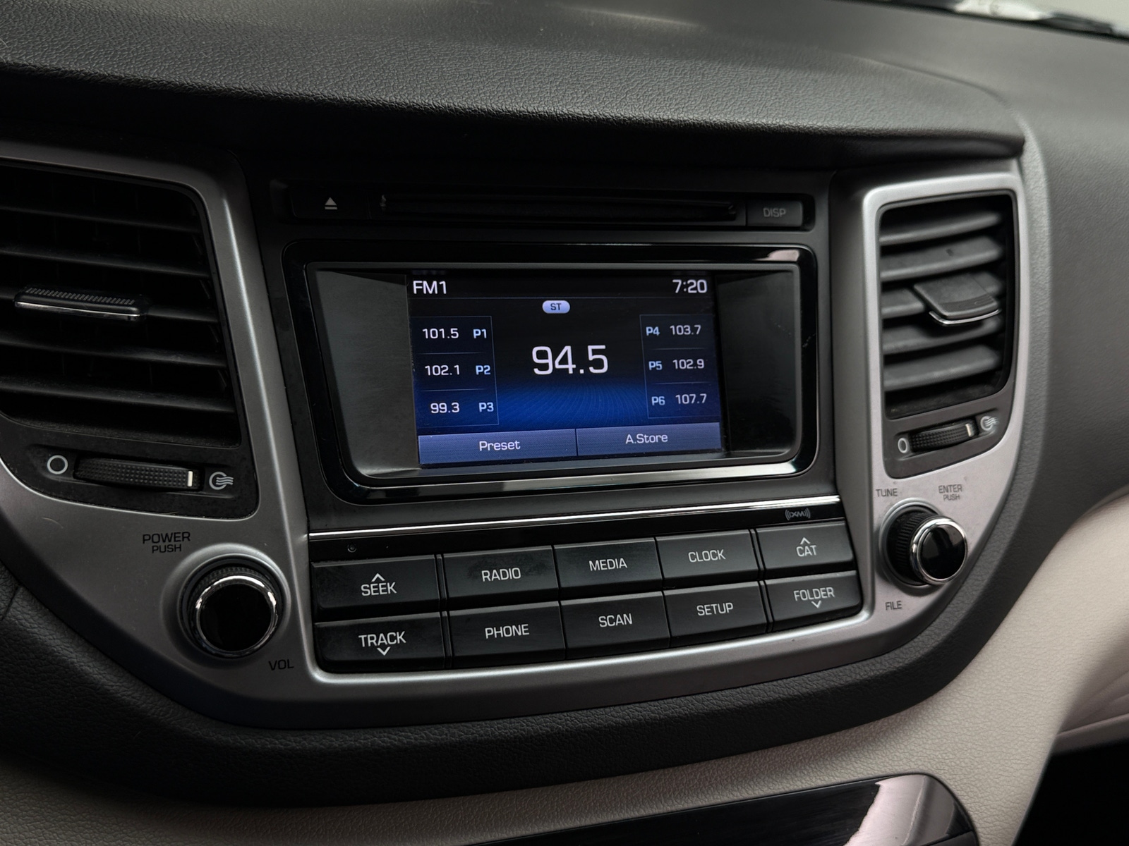 Thumbnail: 2017 Hyundai Tucson - 4