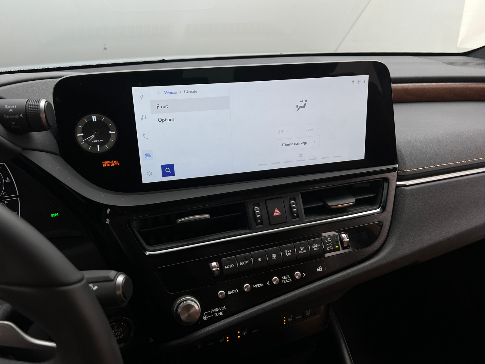 Thumbnail: 2023 Lexus ES - 3