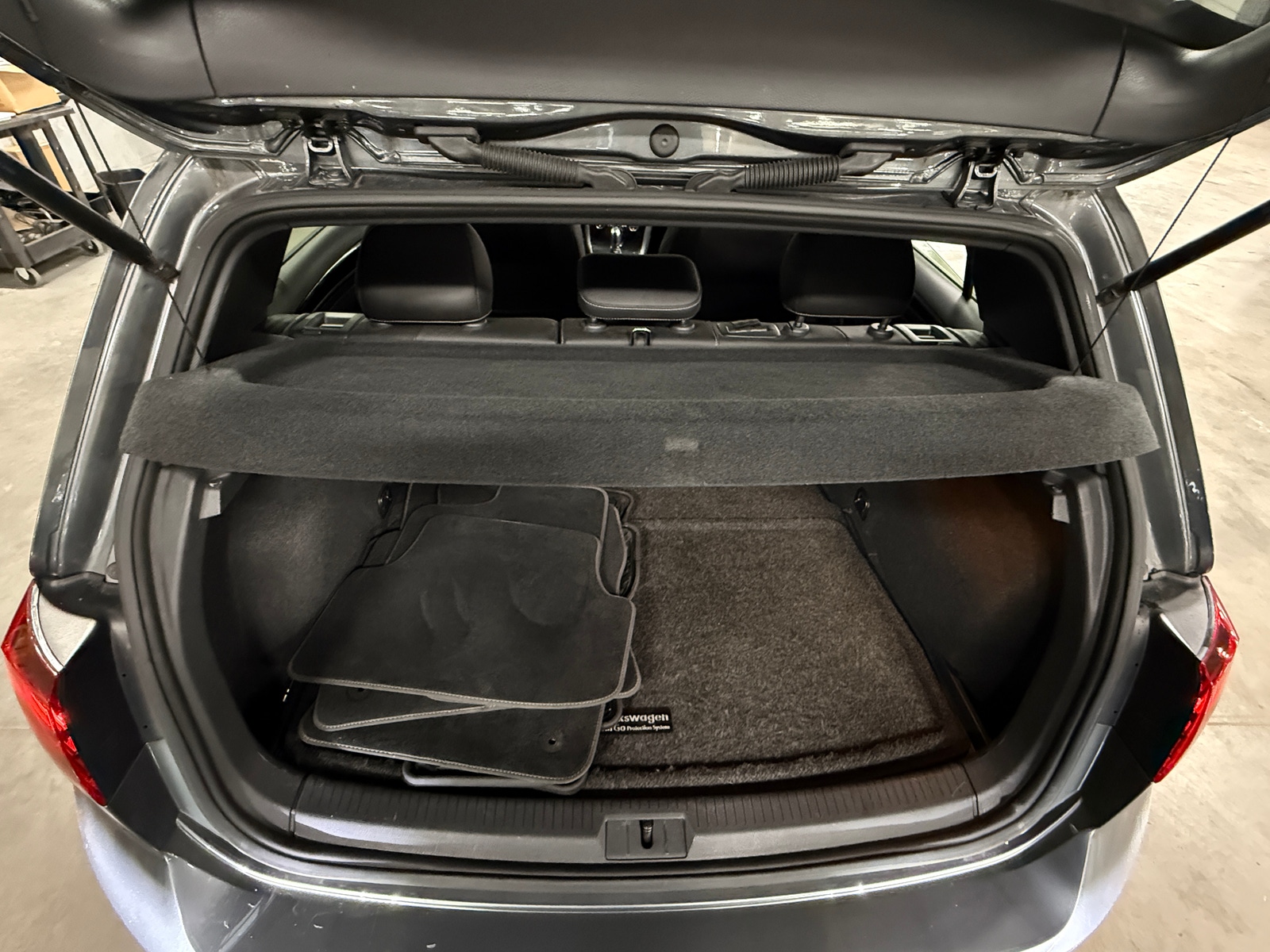 Thumbnail: 2019 Volkswagen Golf - 6