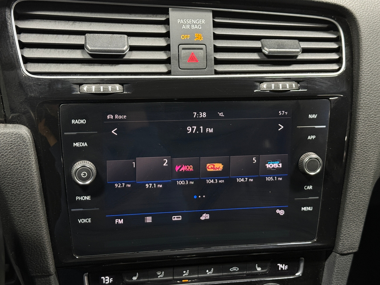 Thumbnail: 2019 Volkswagen Golf - 3