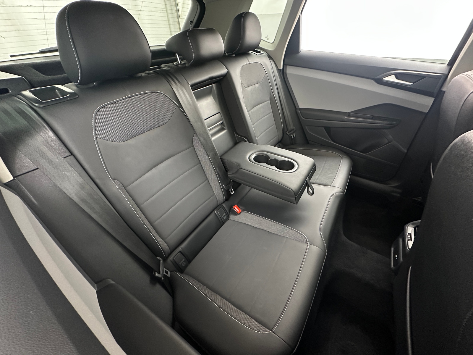 Thumbnail: 2022 Volkswagen Taos - 5