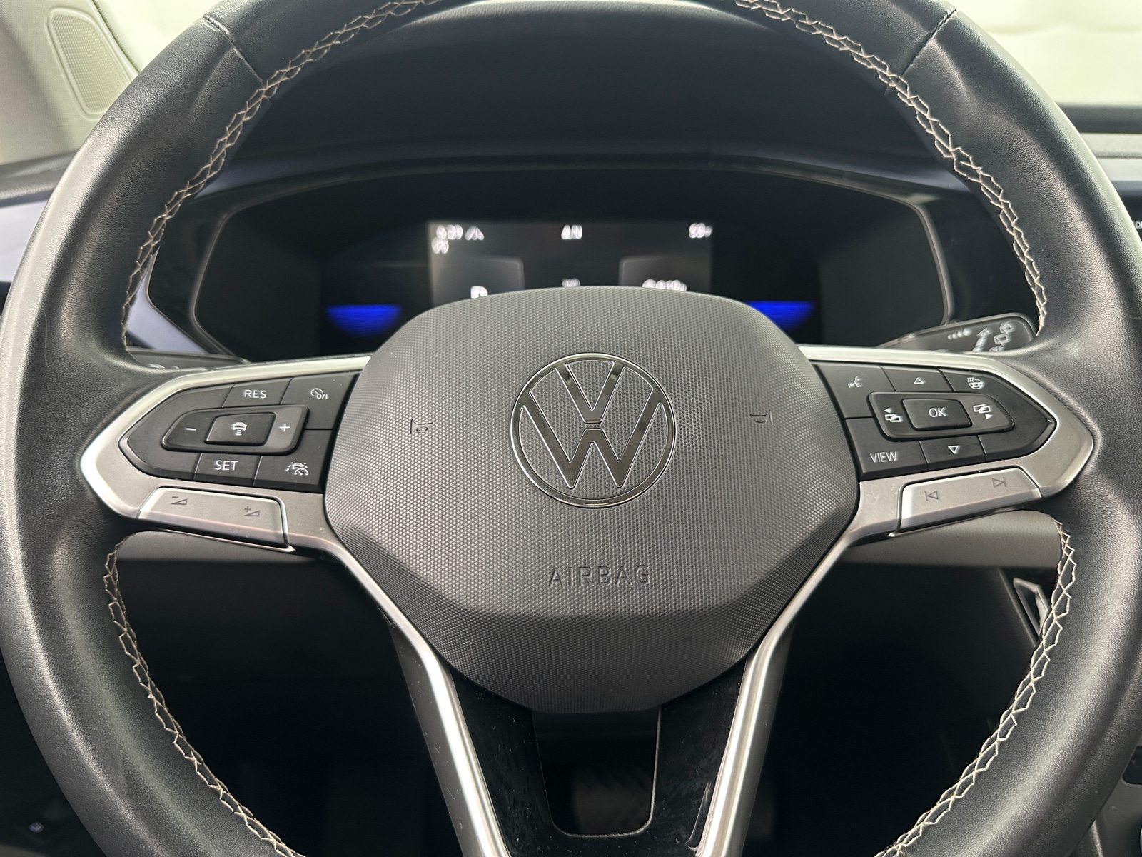 Thumbnail: 2022 Volkswagen Taos - 4