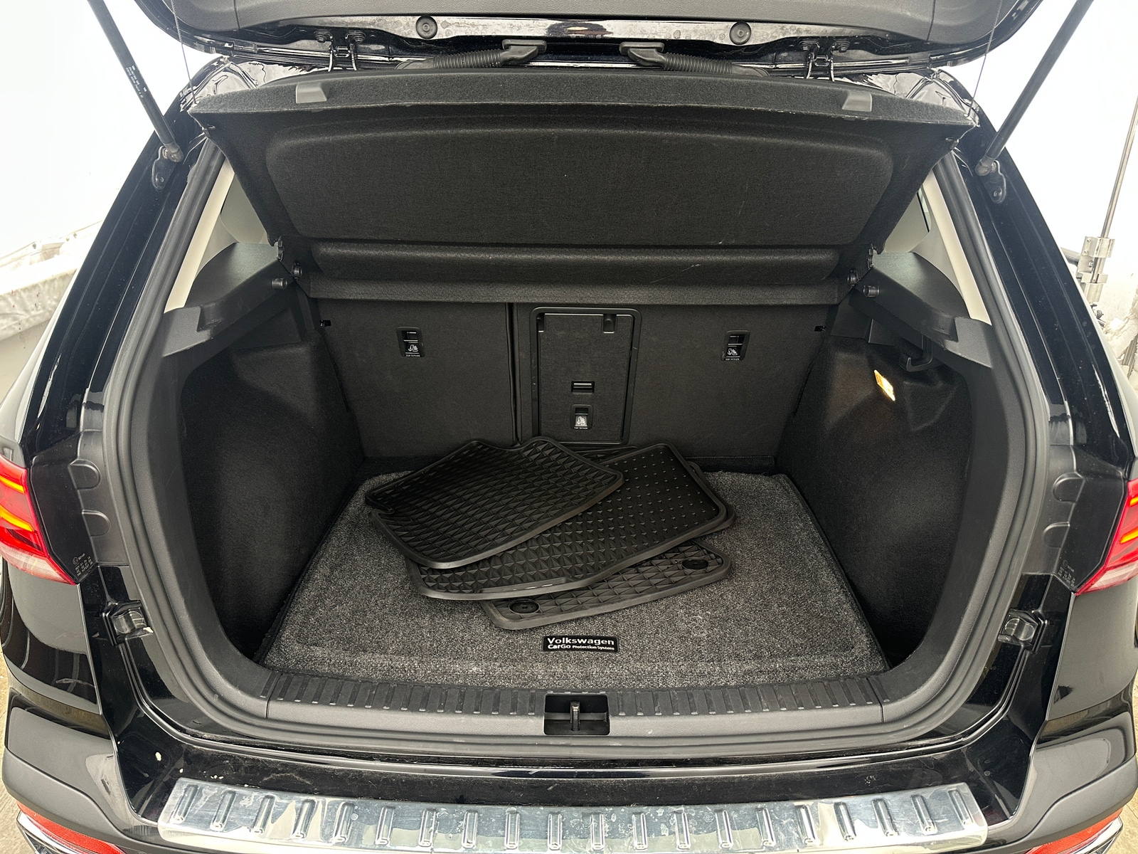 Thumbnail: 2022 Volkswagen Taos - 6