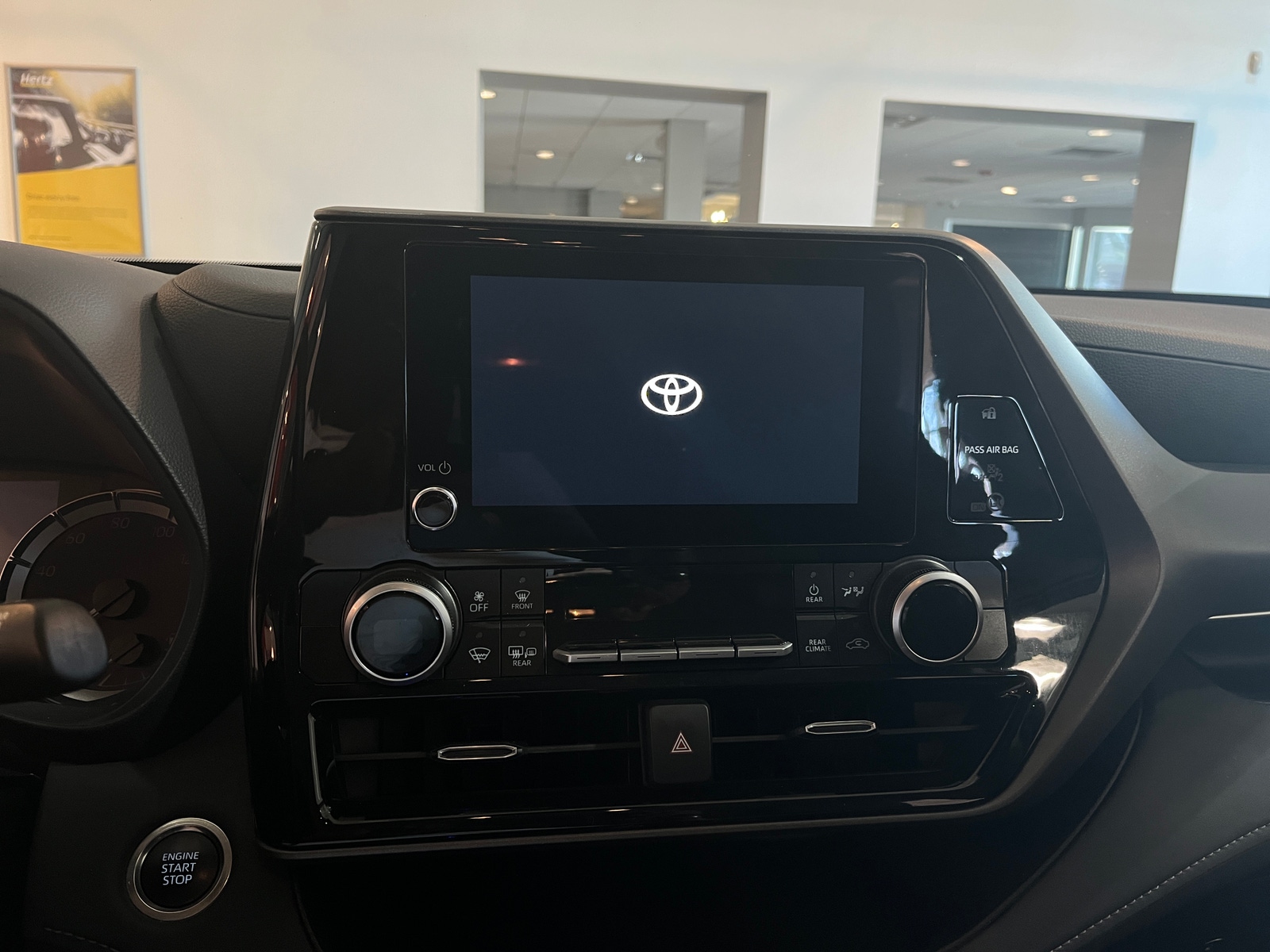 Thumbnail: 2025 Toyota Highlander - 4