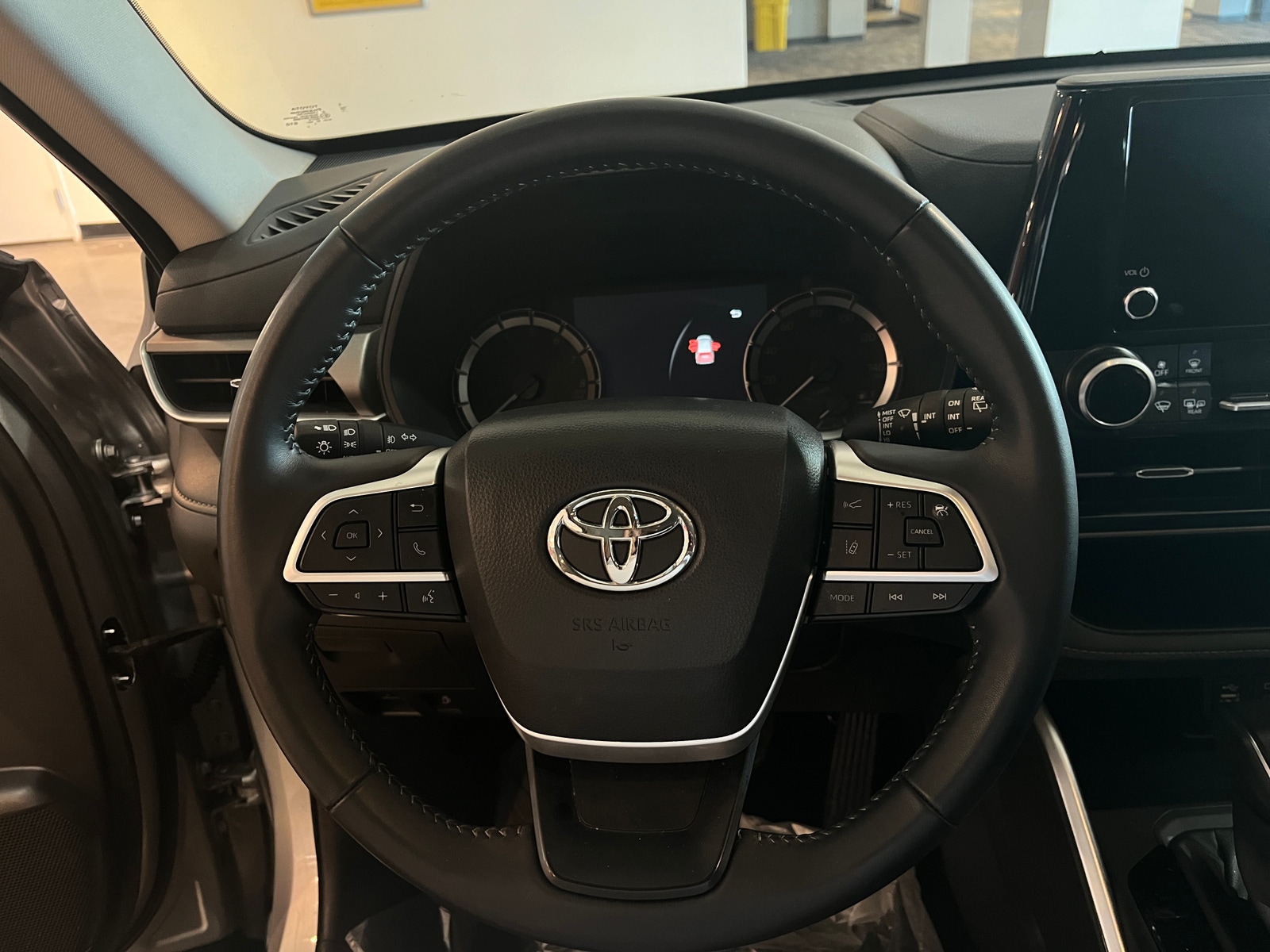 Thumbnail: 2025 Toyota Highlander - 5