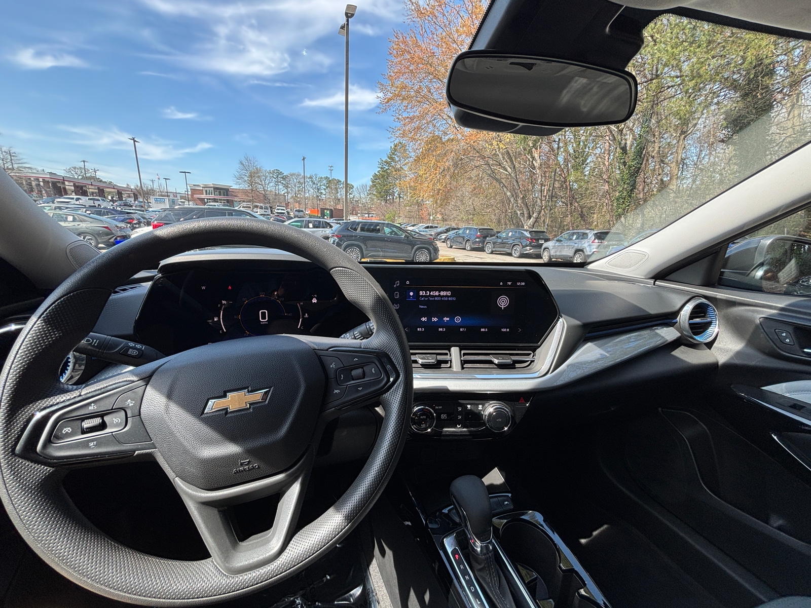 Thumbnail: 2025 Chevrolet Trax - 3