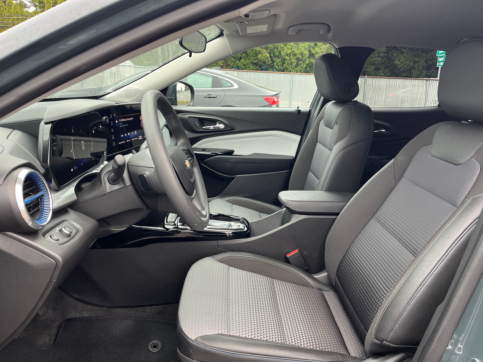 Thumbnail: 2025 Chevrolet Trax - 2