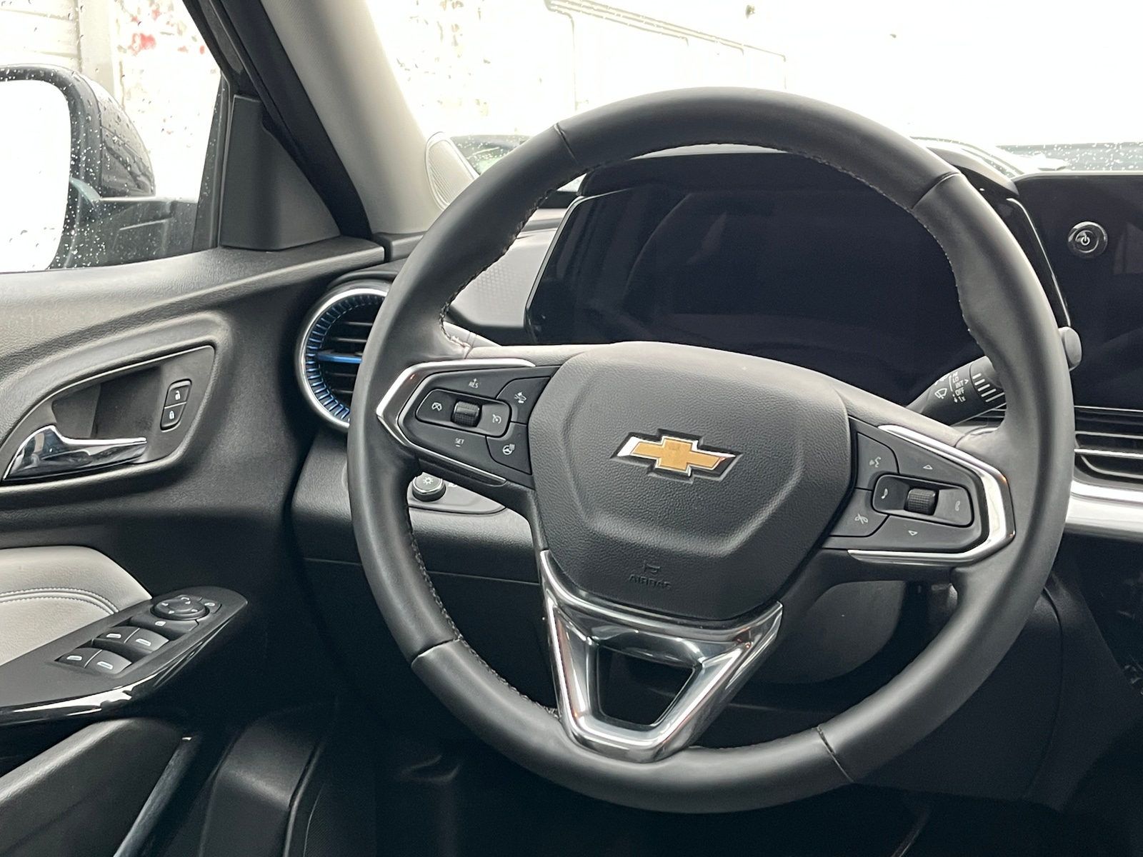 Thumbnail: 2025 Chevrolet Trax - 5
