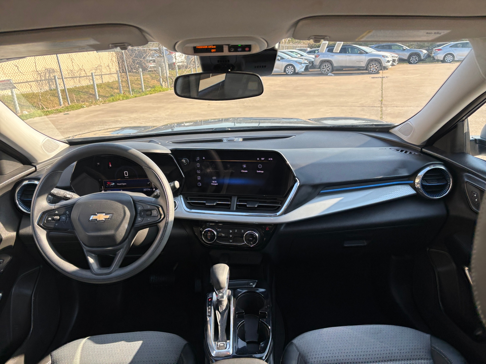 Thumbnail: 2025 Chevrolet Trax - 3