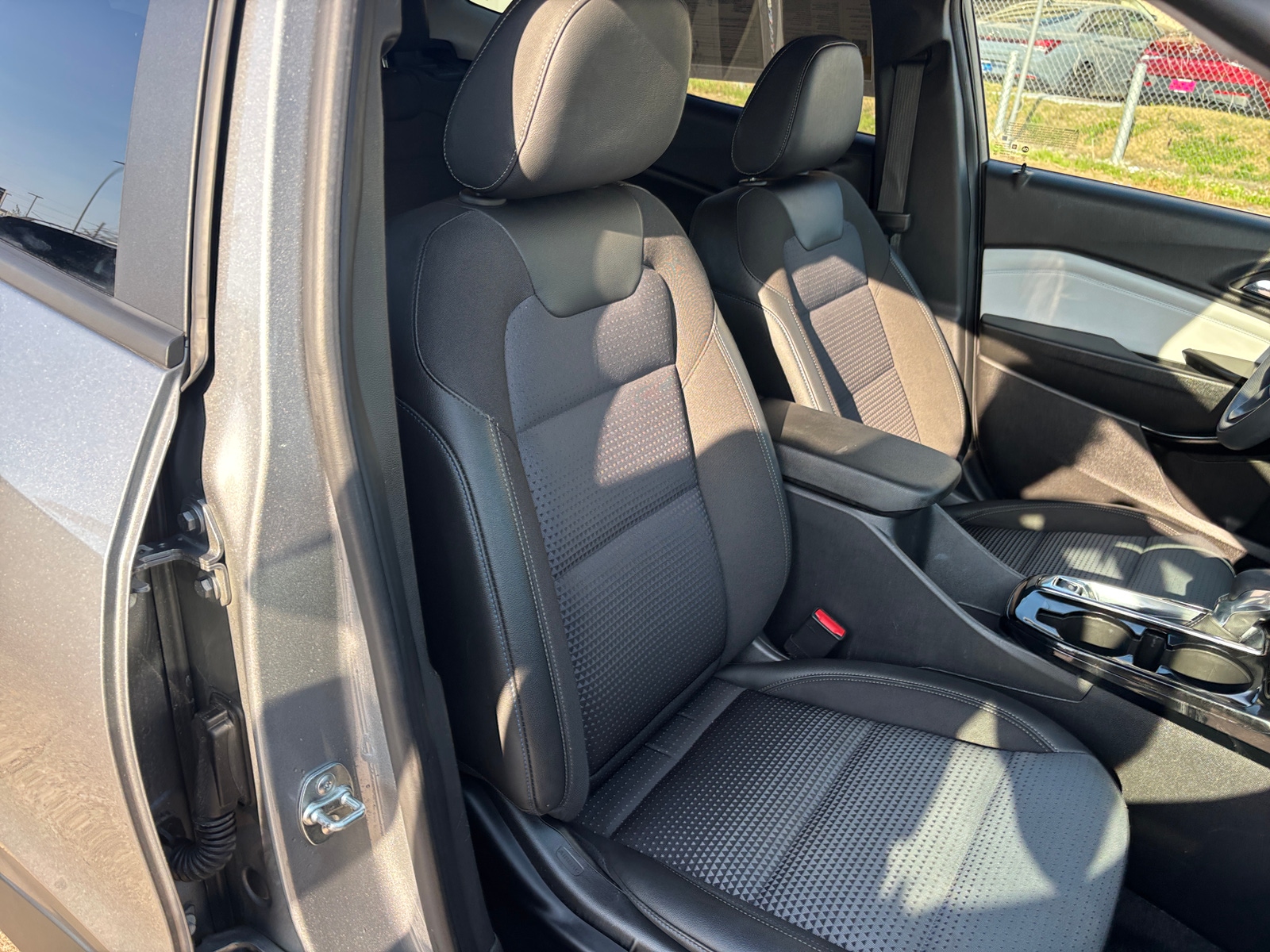 Thumbnail: 2025 Chevrolet Trax - 2